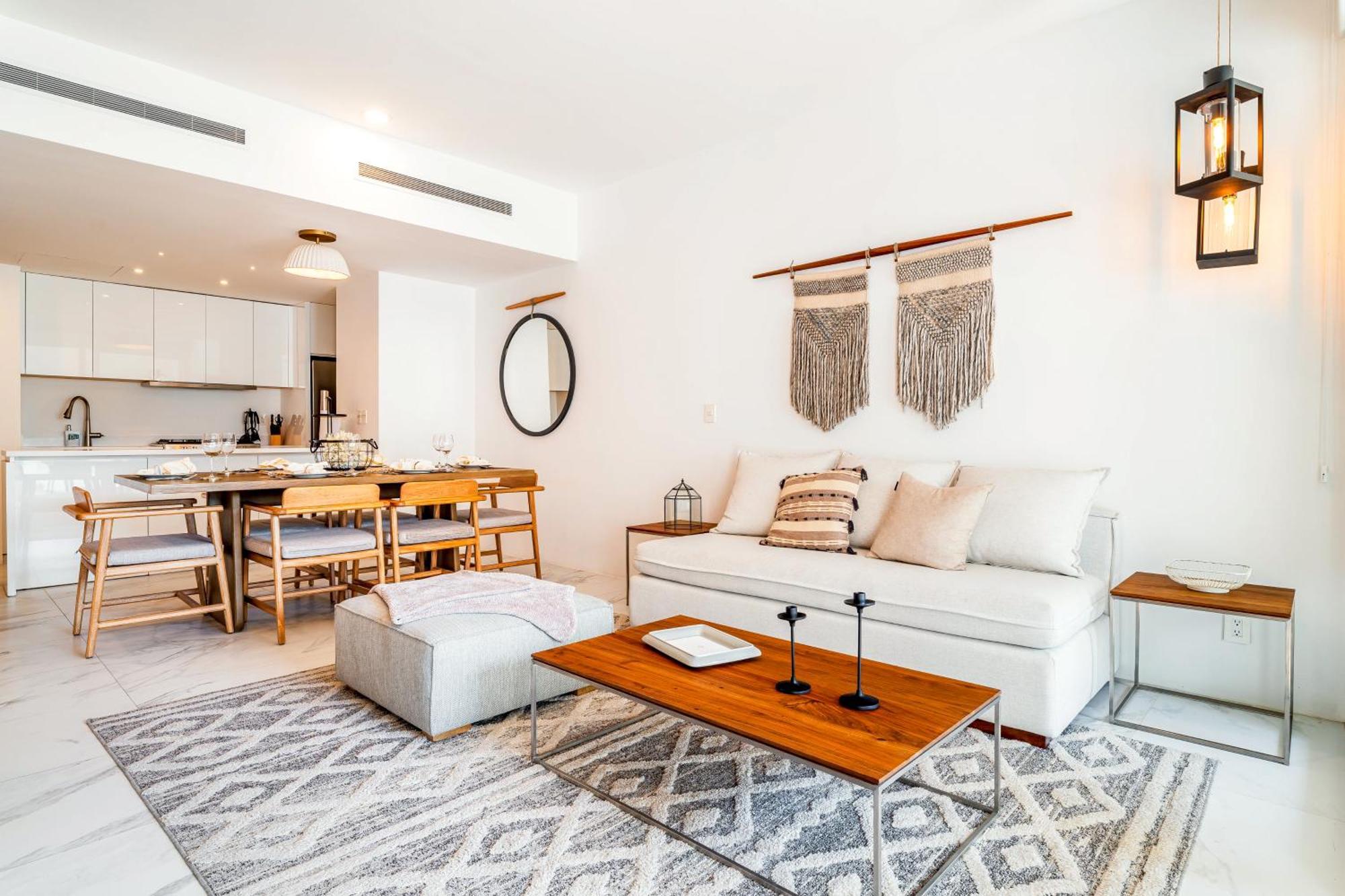 Treat Yourself To Opulence In Exclusive Apartment *