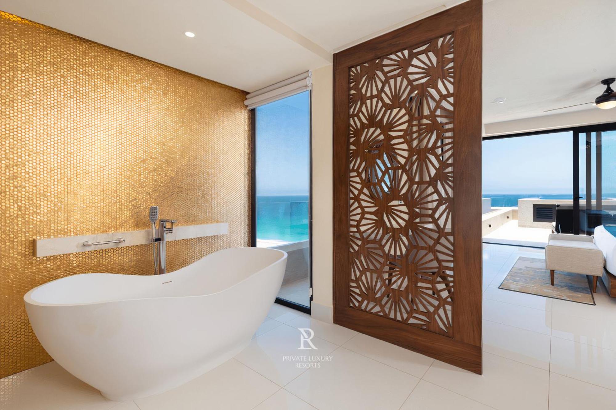 Three Bd Penthouse Ocean Front-villa La Valencia Resort *