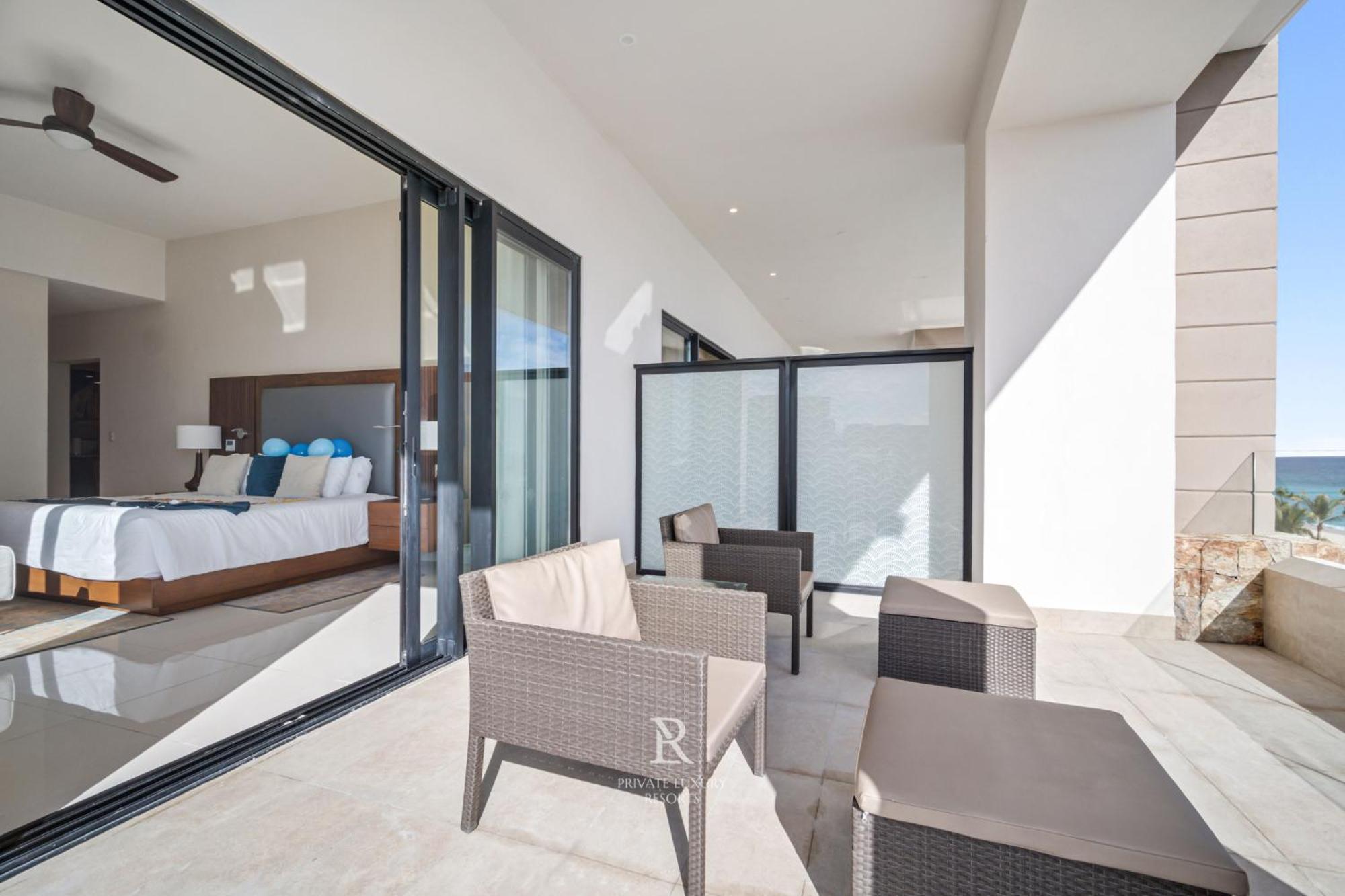 Three Bdr Ocean Front Lockoff - La Valencia Resort *