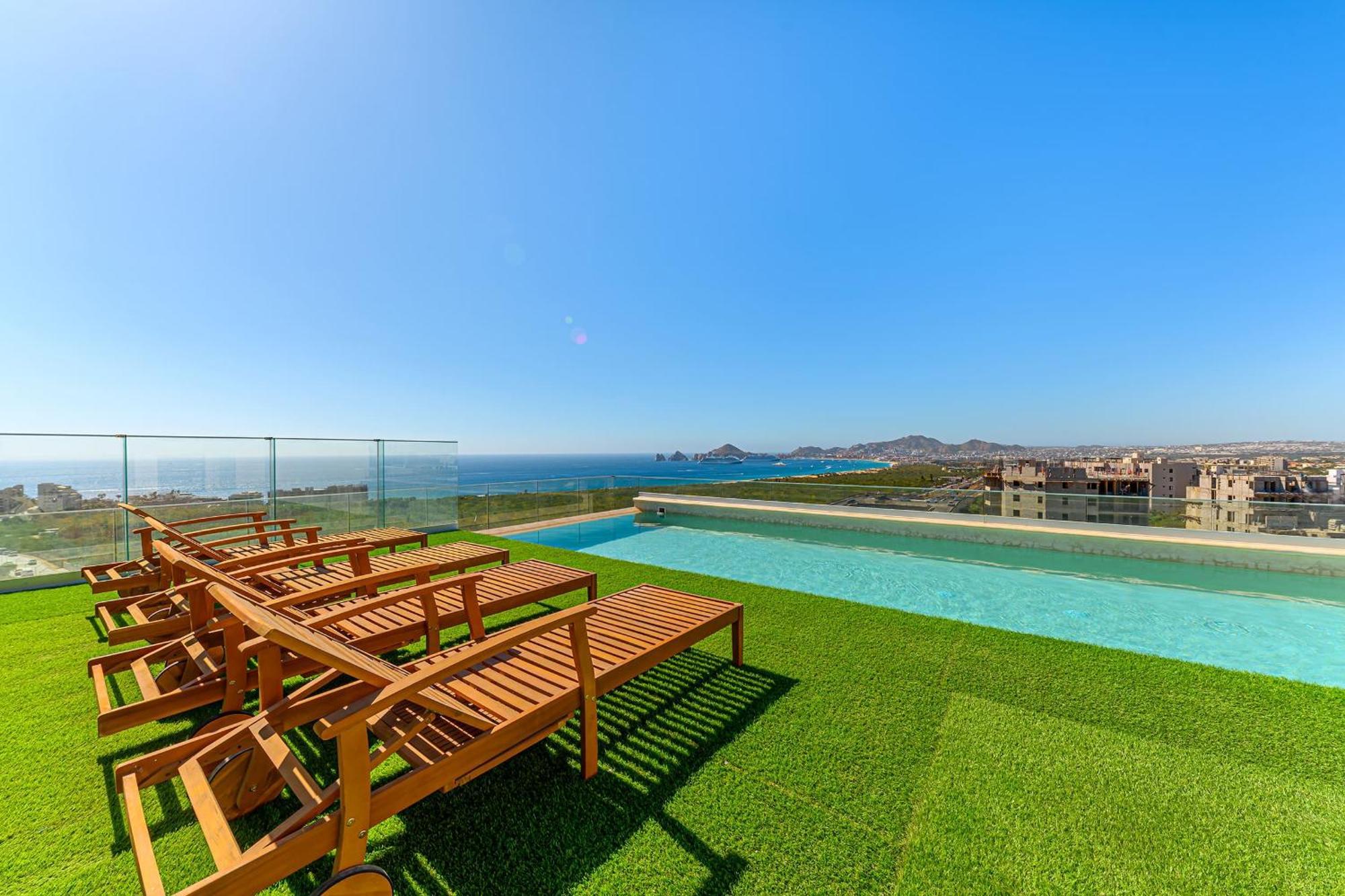 Apartment 2nd Floor Sea Views And The Sunrises In Cabo *