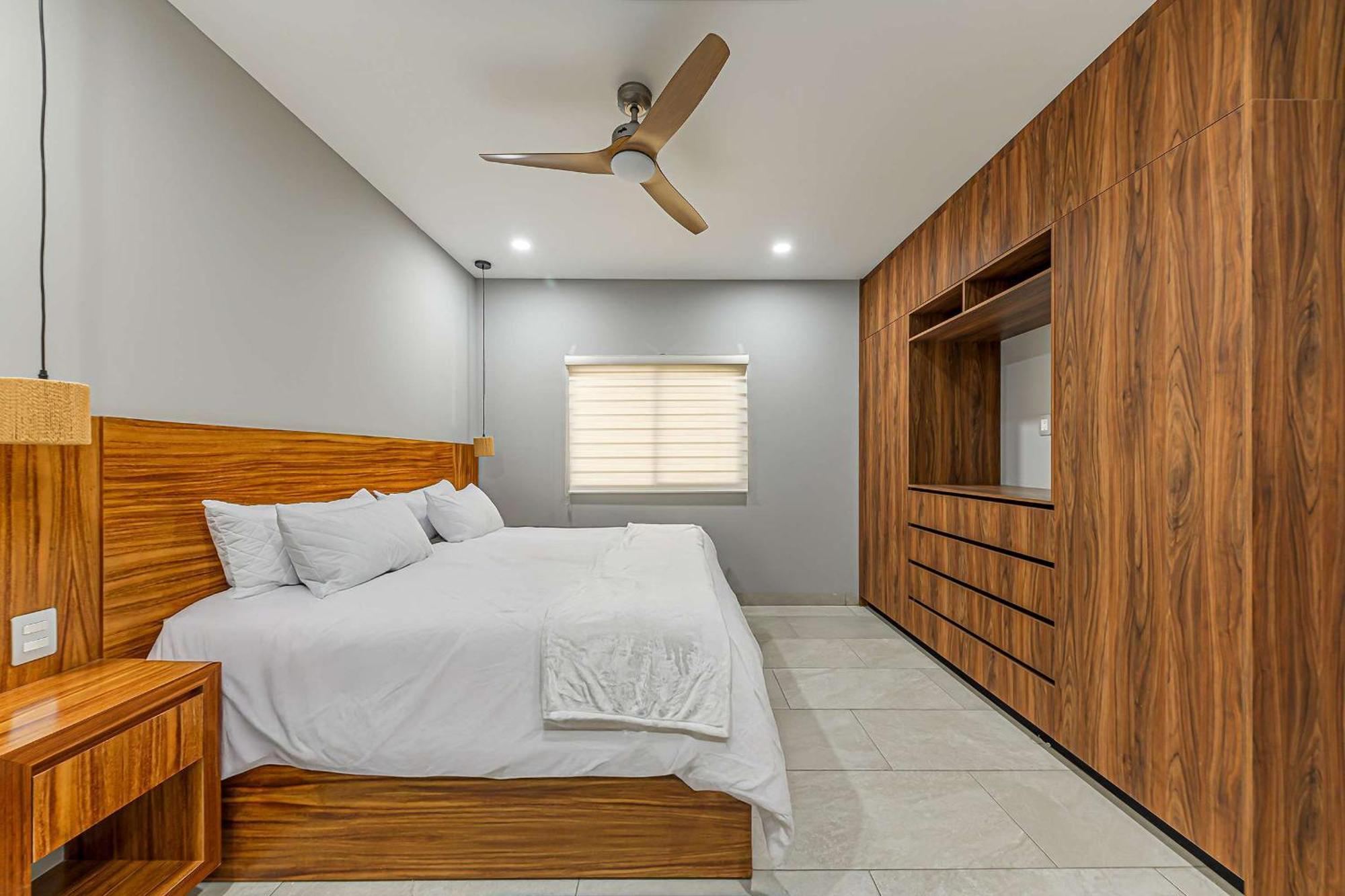 2nd Floor Sea Views And The Sunrises In Cabo Apartment