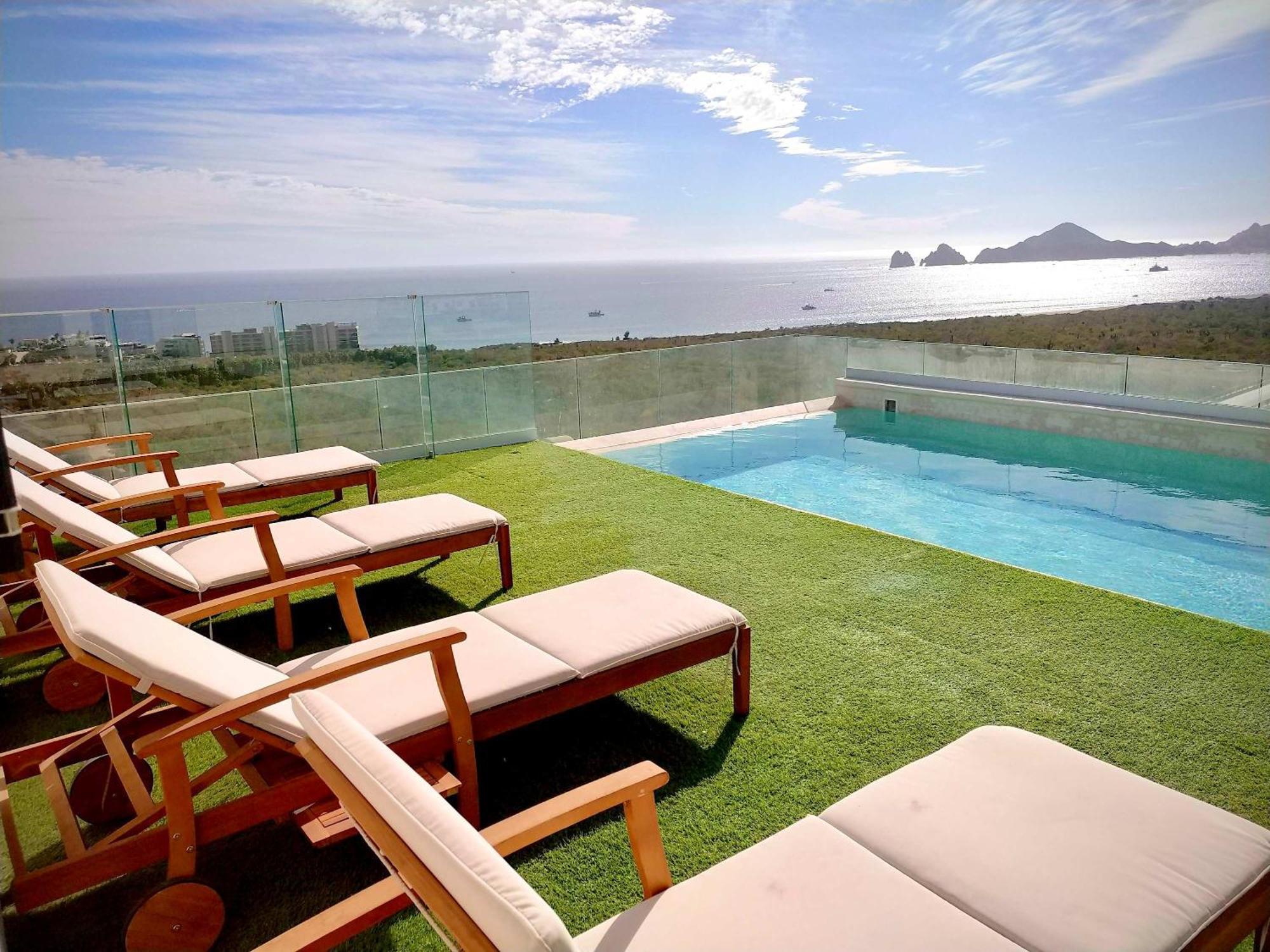 2nd Floor Sea Views And The Sunrises In Cabo Apartment *