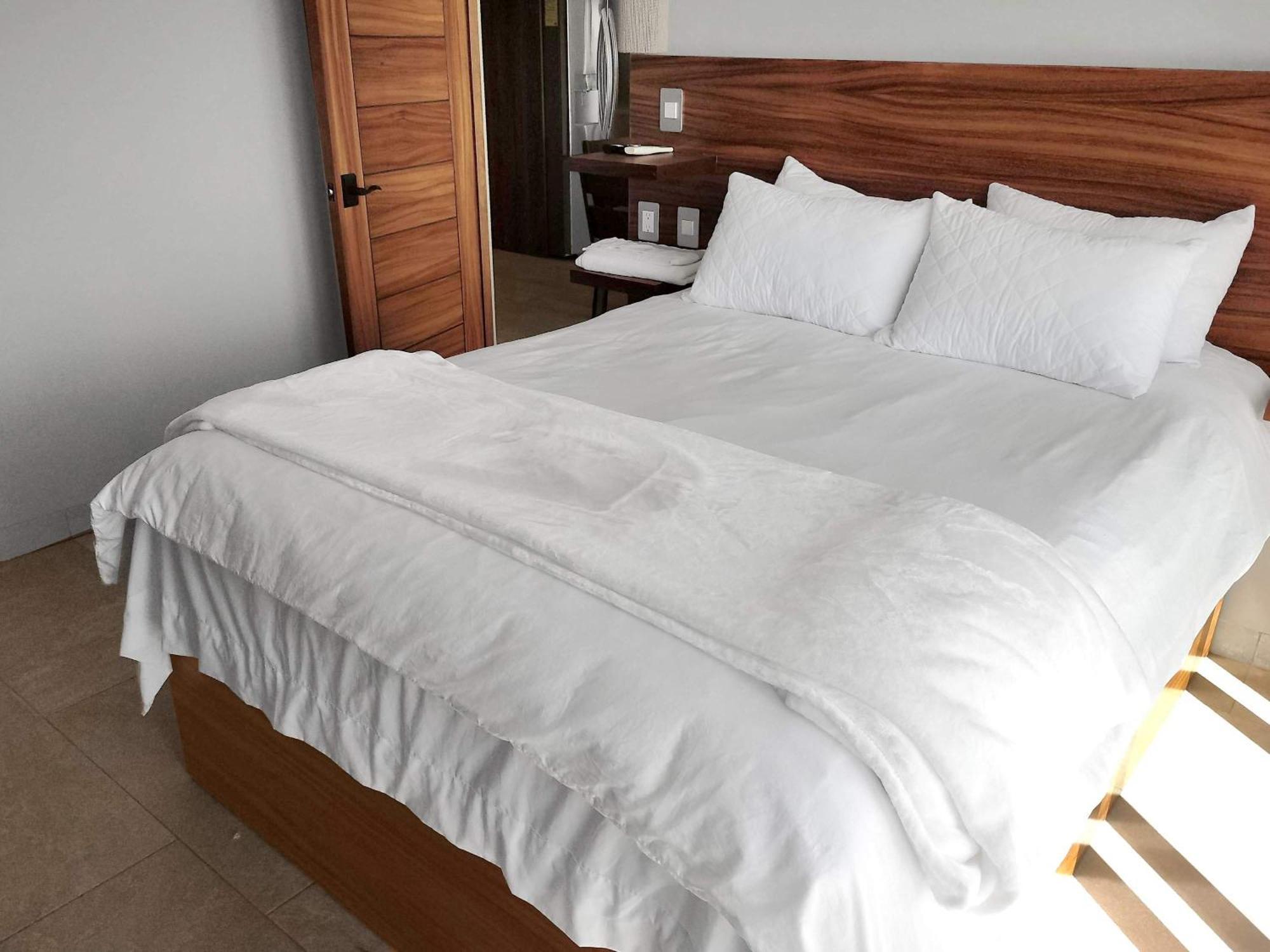 Apartamento 1st Floor Corner Unit With Rooftop Access To The Views In Cabo Cabo San Lucas