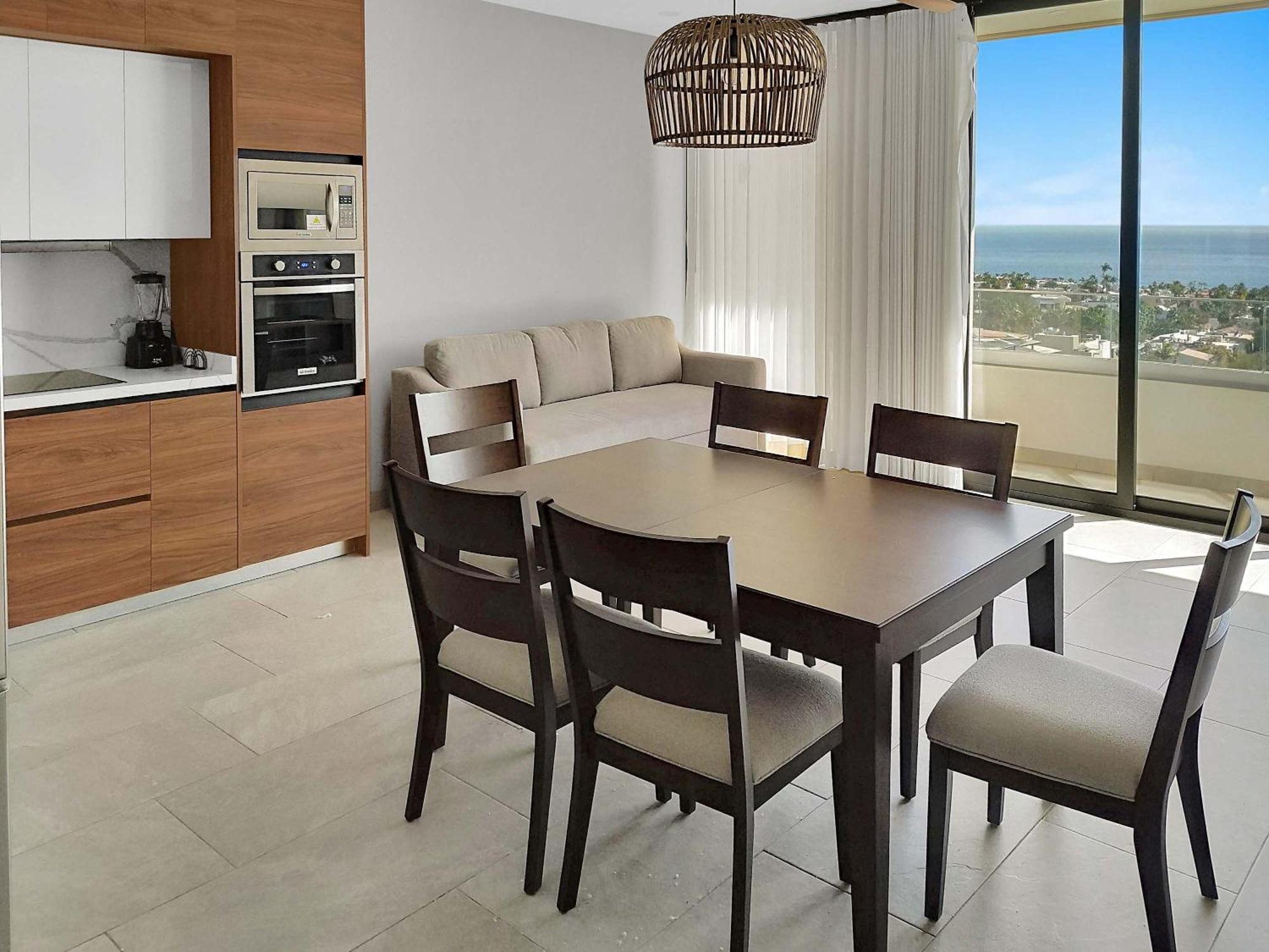 1st Floor Corner Unit With Rooftop Access To The Views In Cabo