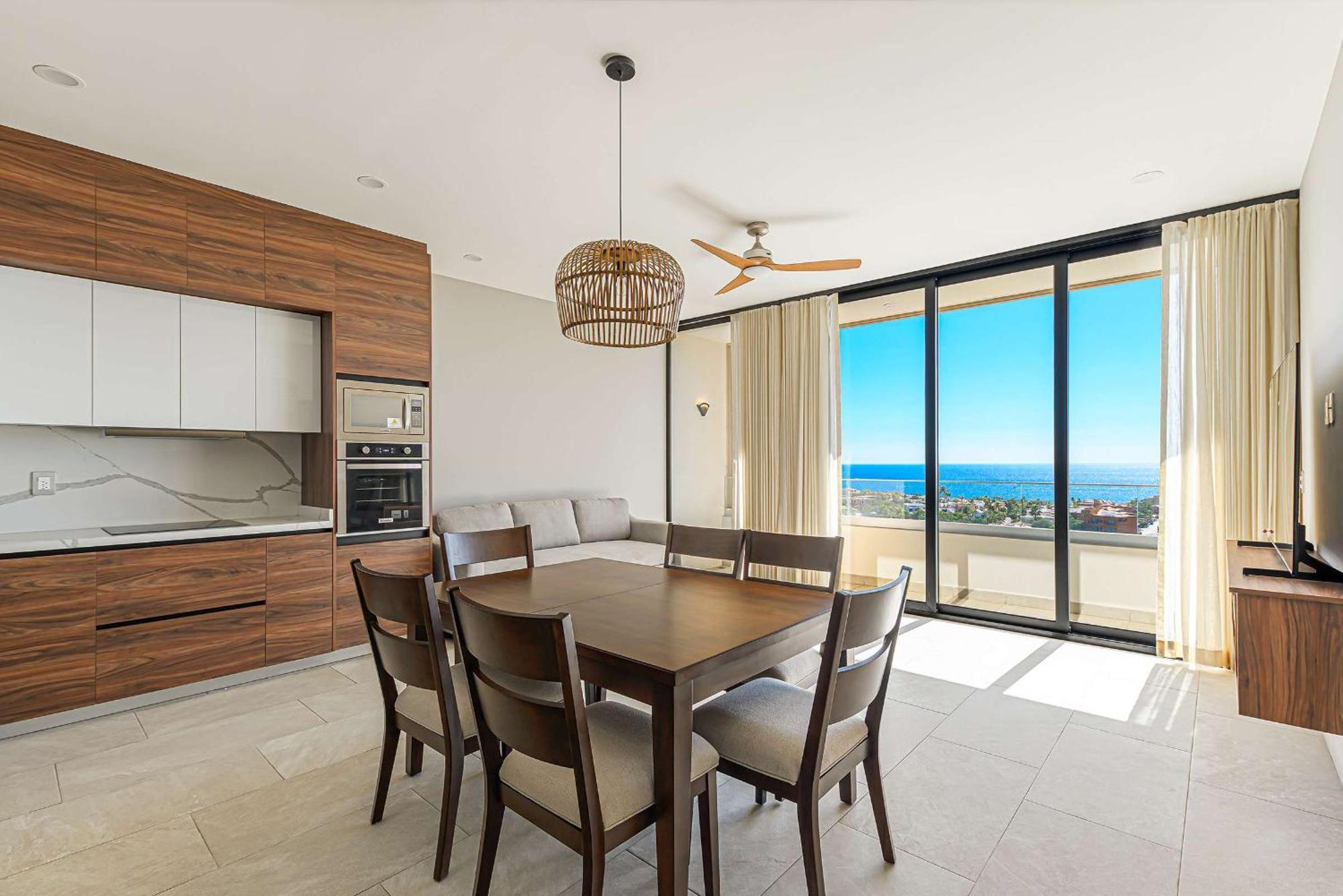 1st Floor Corner Unit With Rooftop Access To The Views In Cabo