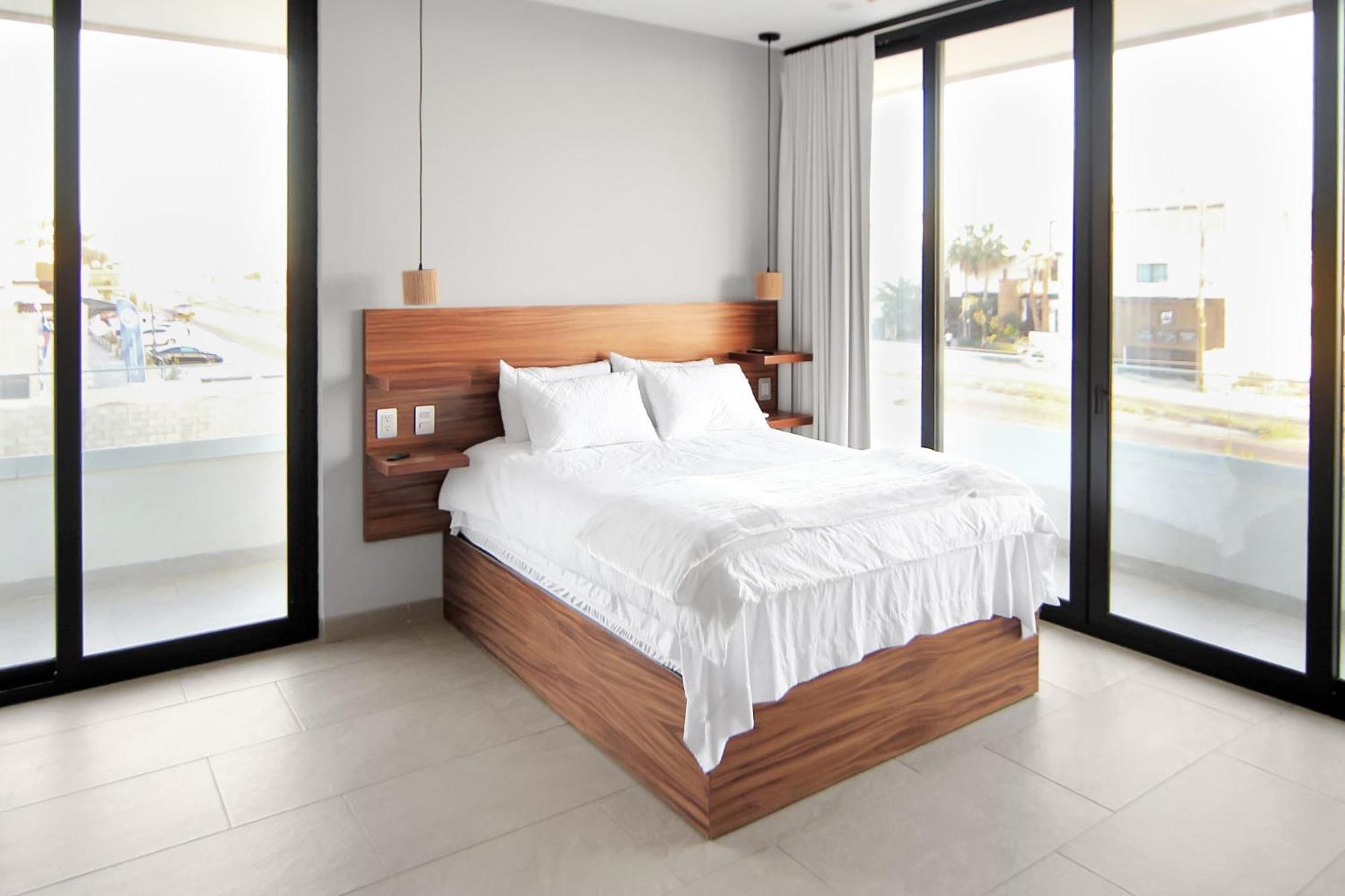 Apartment 1st Floor Sea Views And Rooftop Access To The Views In Cabo *