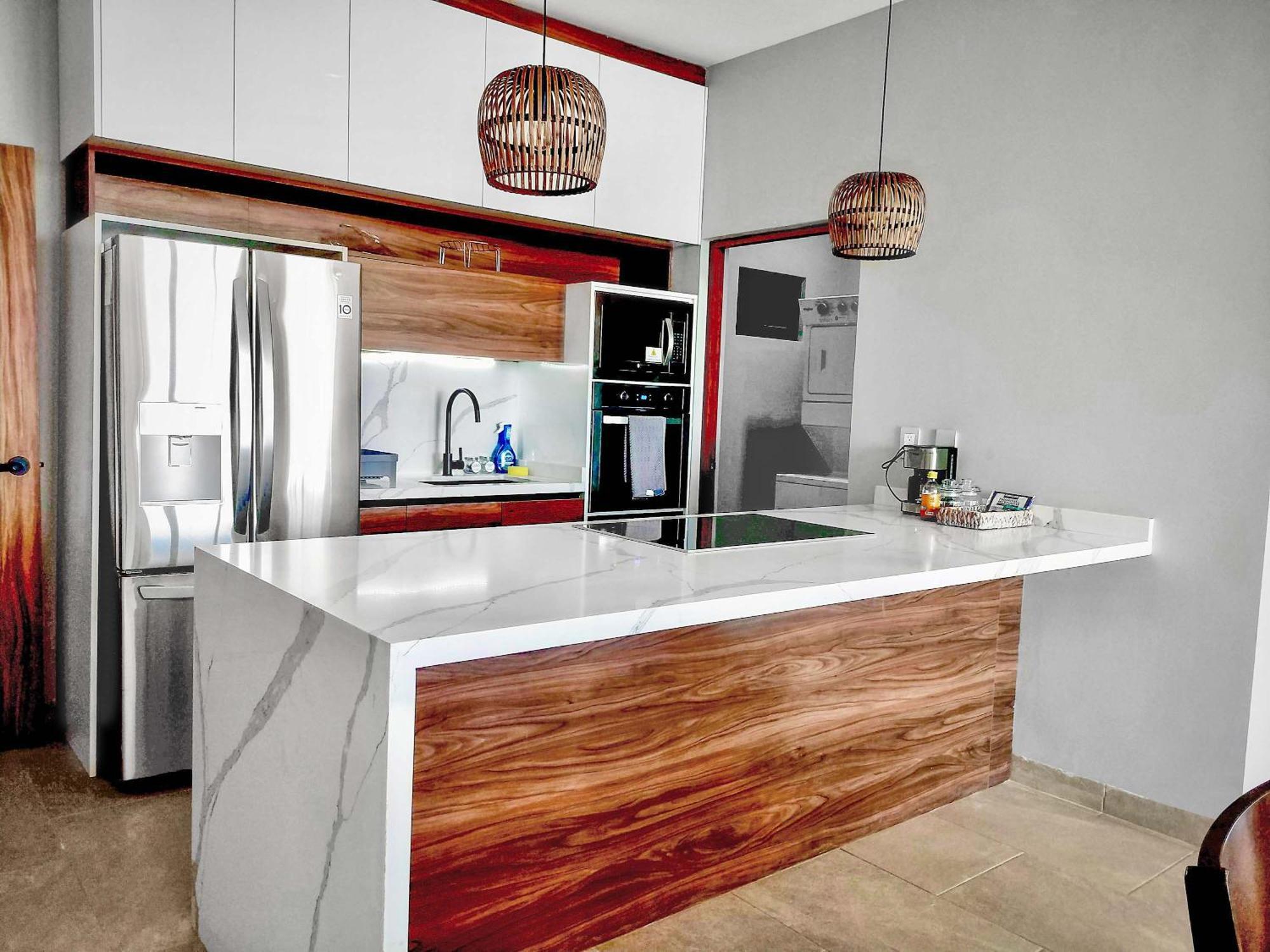 1st Floor Sea Views And Rooftop Access To The Views In Cabo *