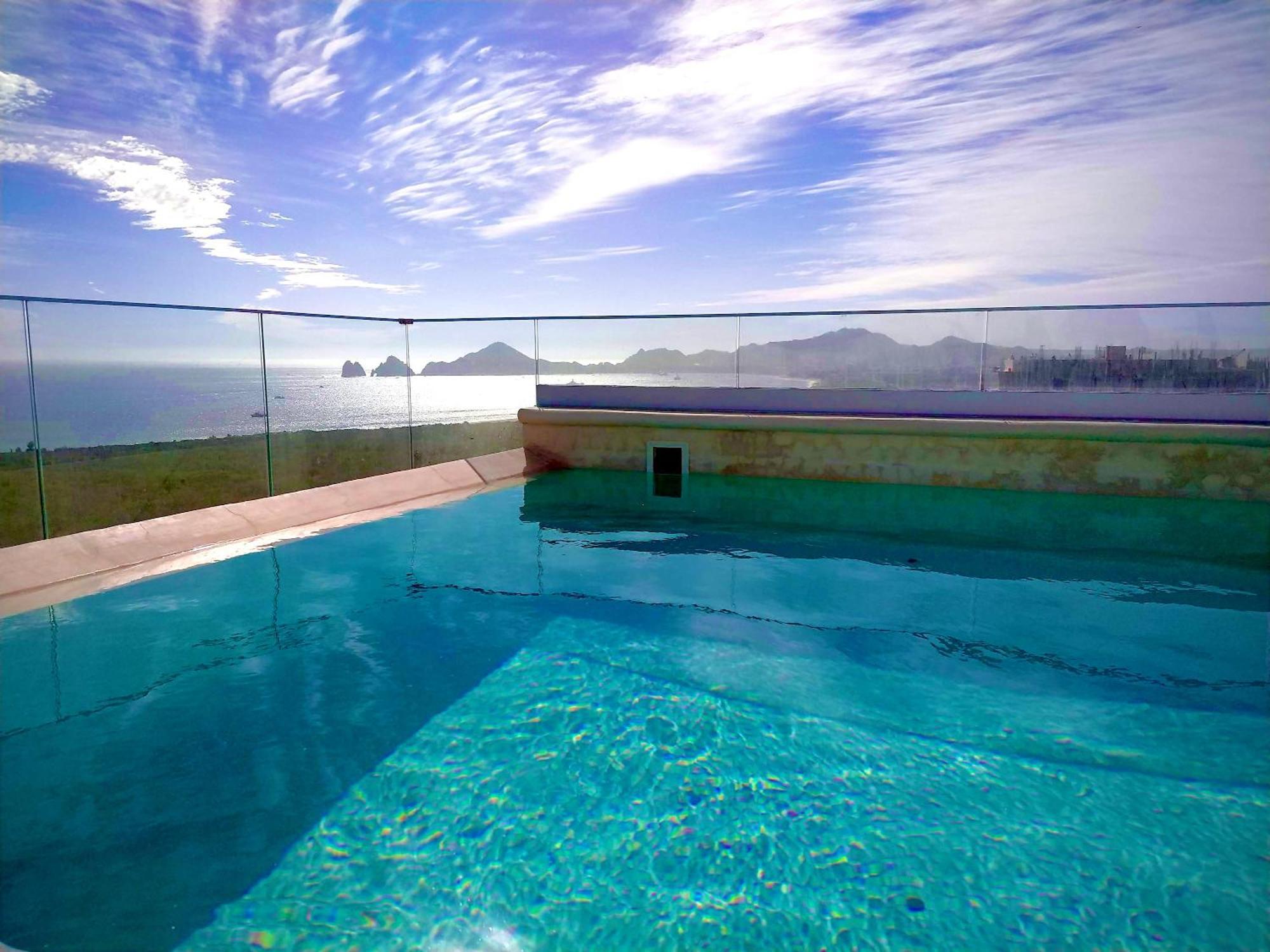 1st Floor Sea Views And Rooftop Access To The Views In Cabo Apartment *