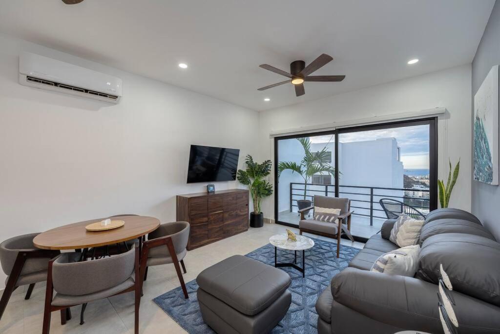 Casa Panorama - Modern New Condo, Amazing Views! *