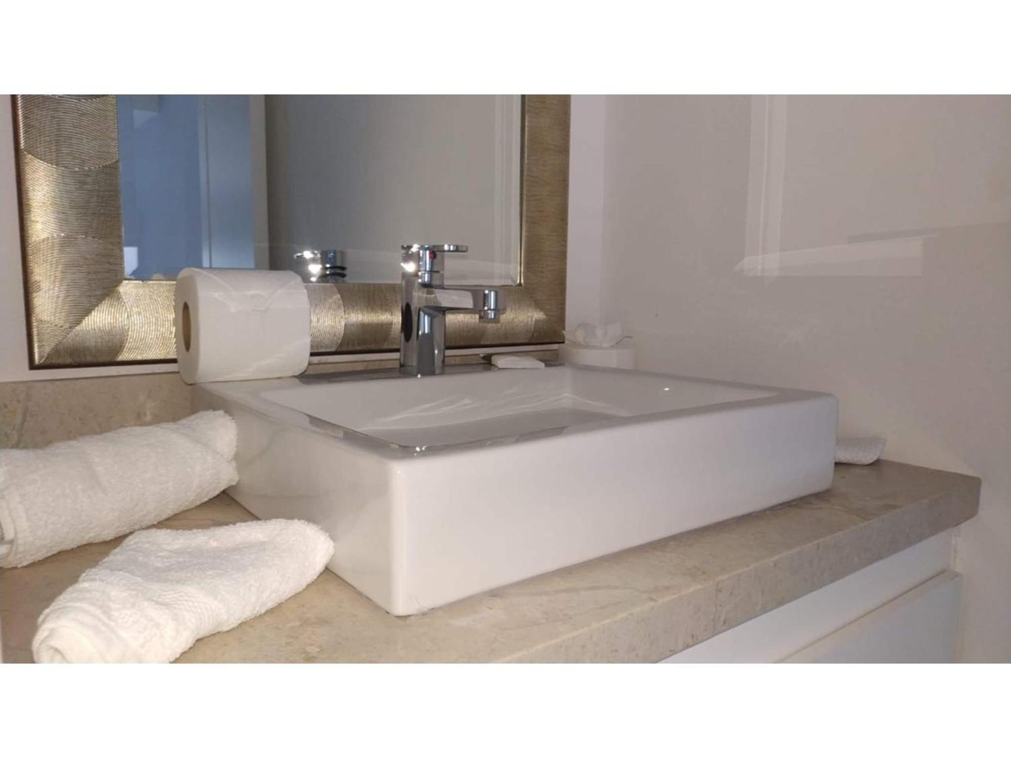 Hotel Collection O Morgan Center, Cabos 5*