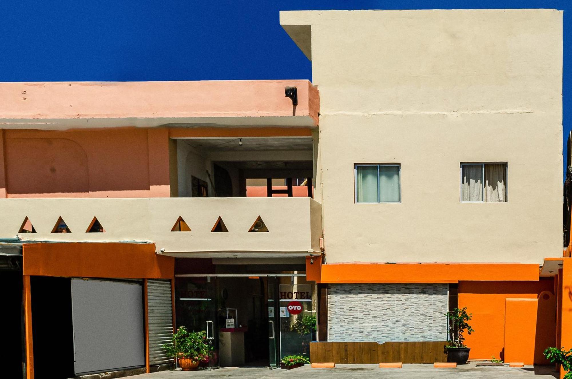 Oyo Cabo Del Sur, 4*