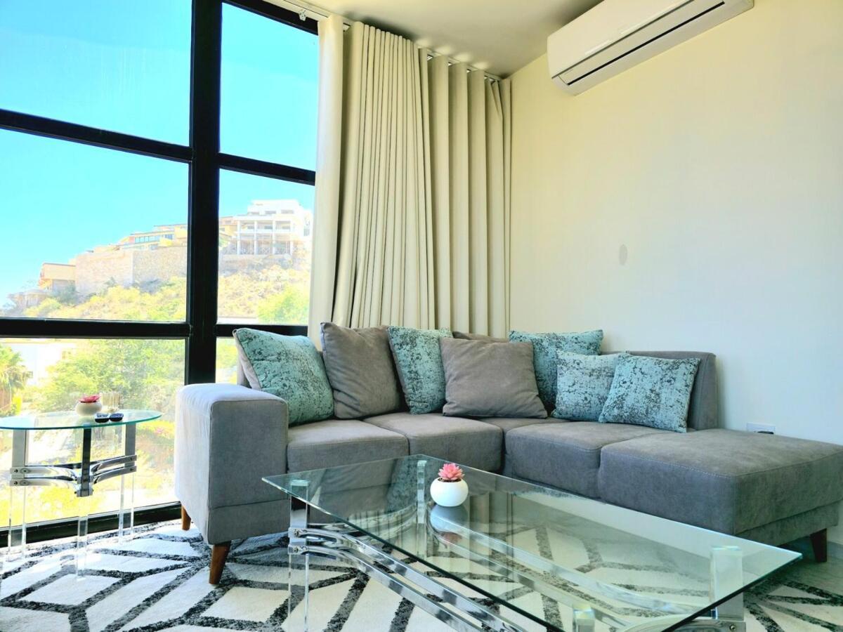 Only 5 Minutes To Downtown With Beautiful View ! Apartamento