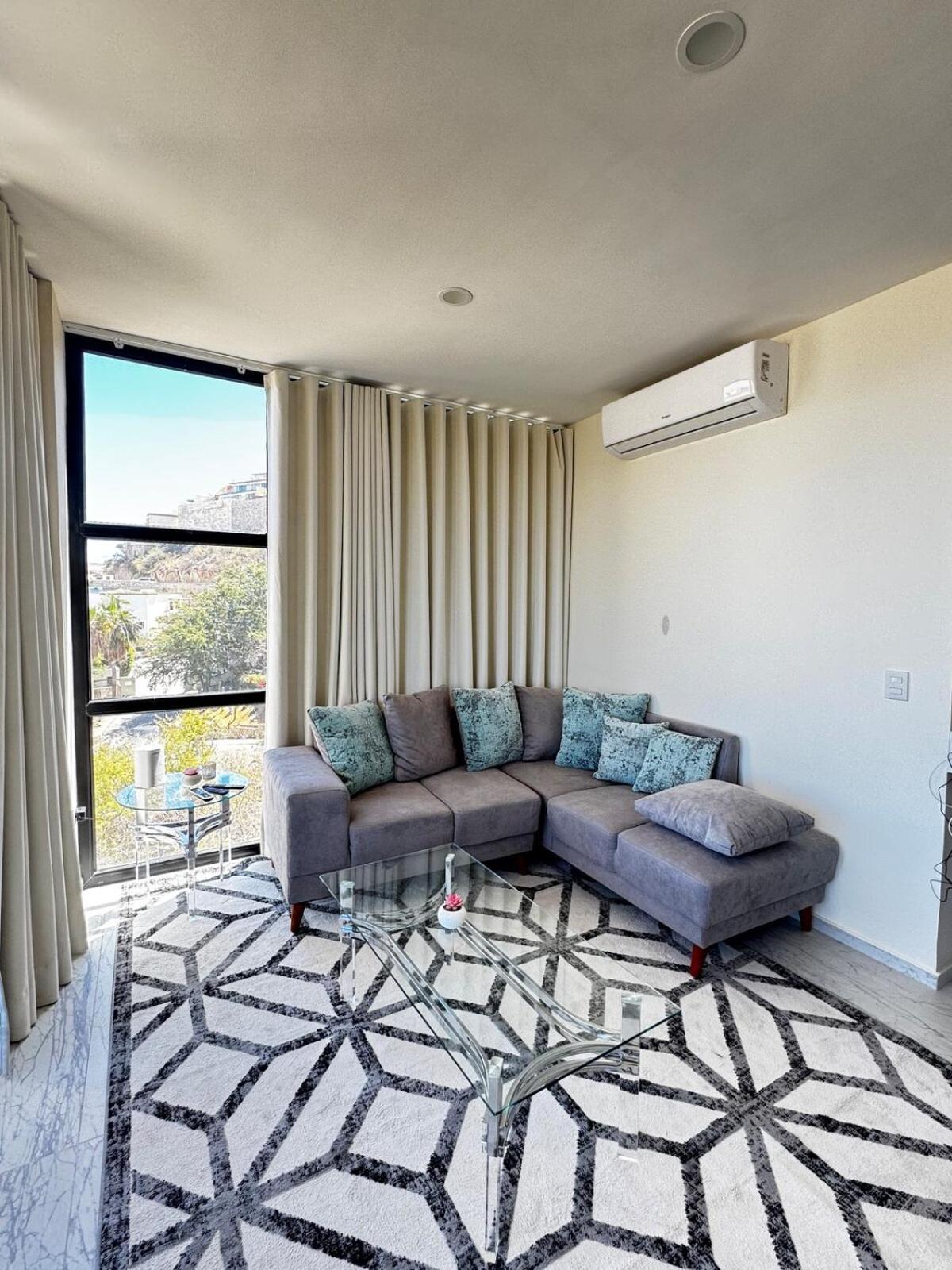 Only 5 Minutes To Downtown With Beautiful View ! *