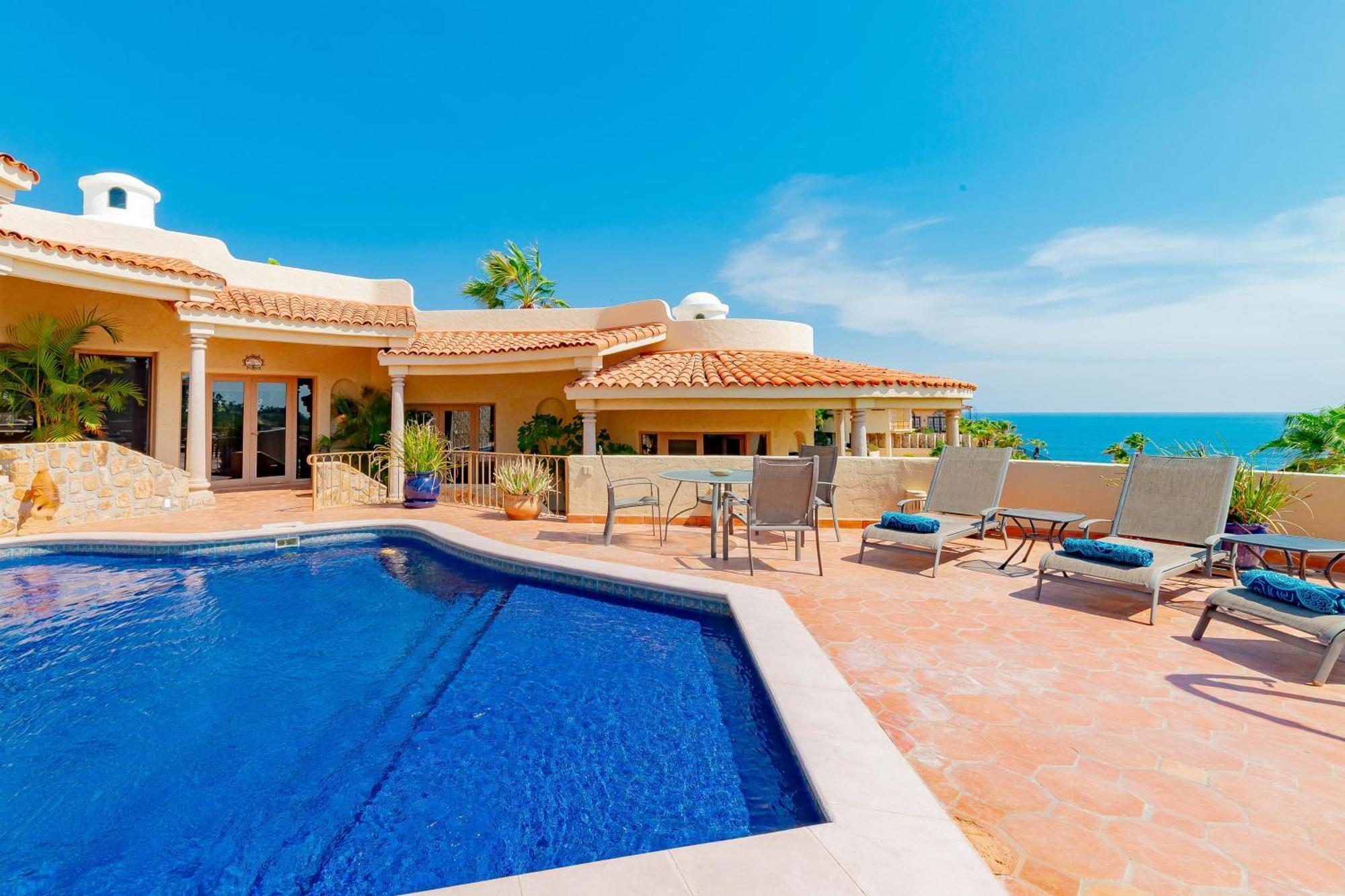 Lorena Villa Cabo San Lucas