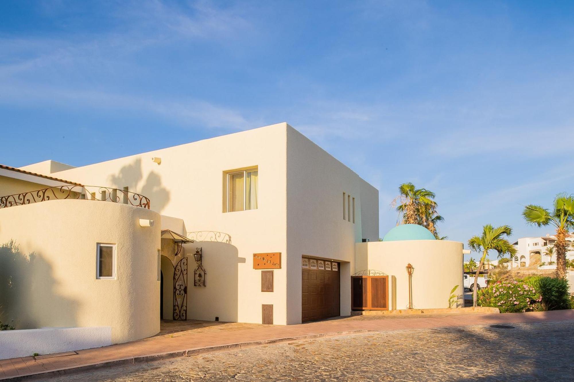 Villa De La Luz By Cabo