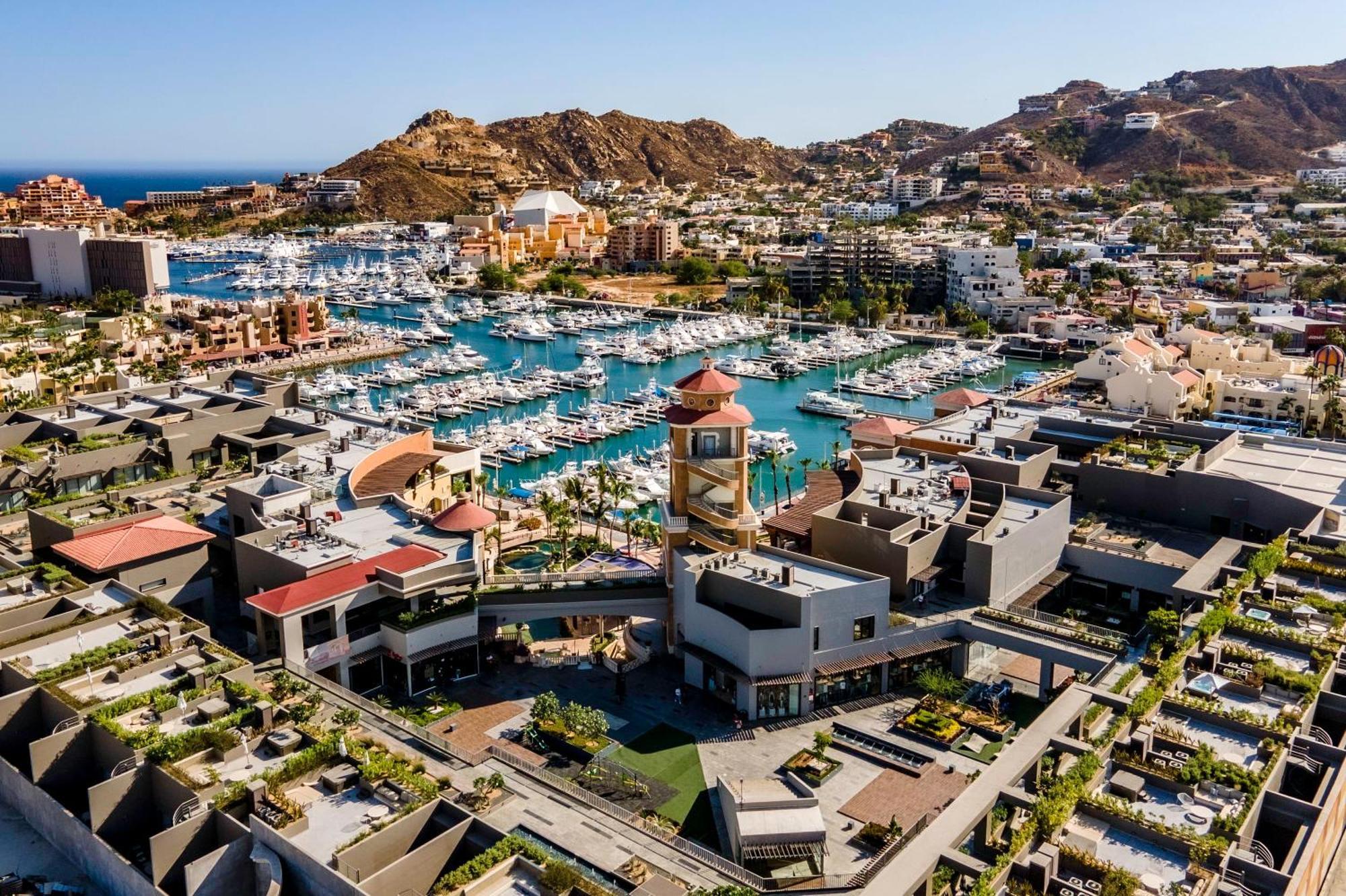 Hot Spot Overlooking Cabo Marina Private Terrace Сasa de vacaciones