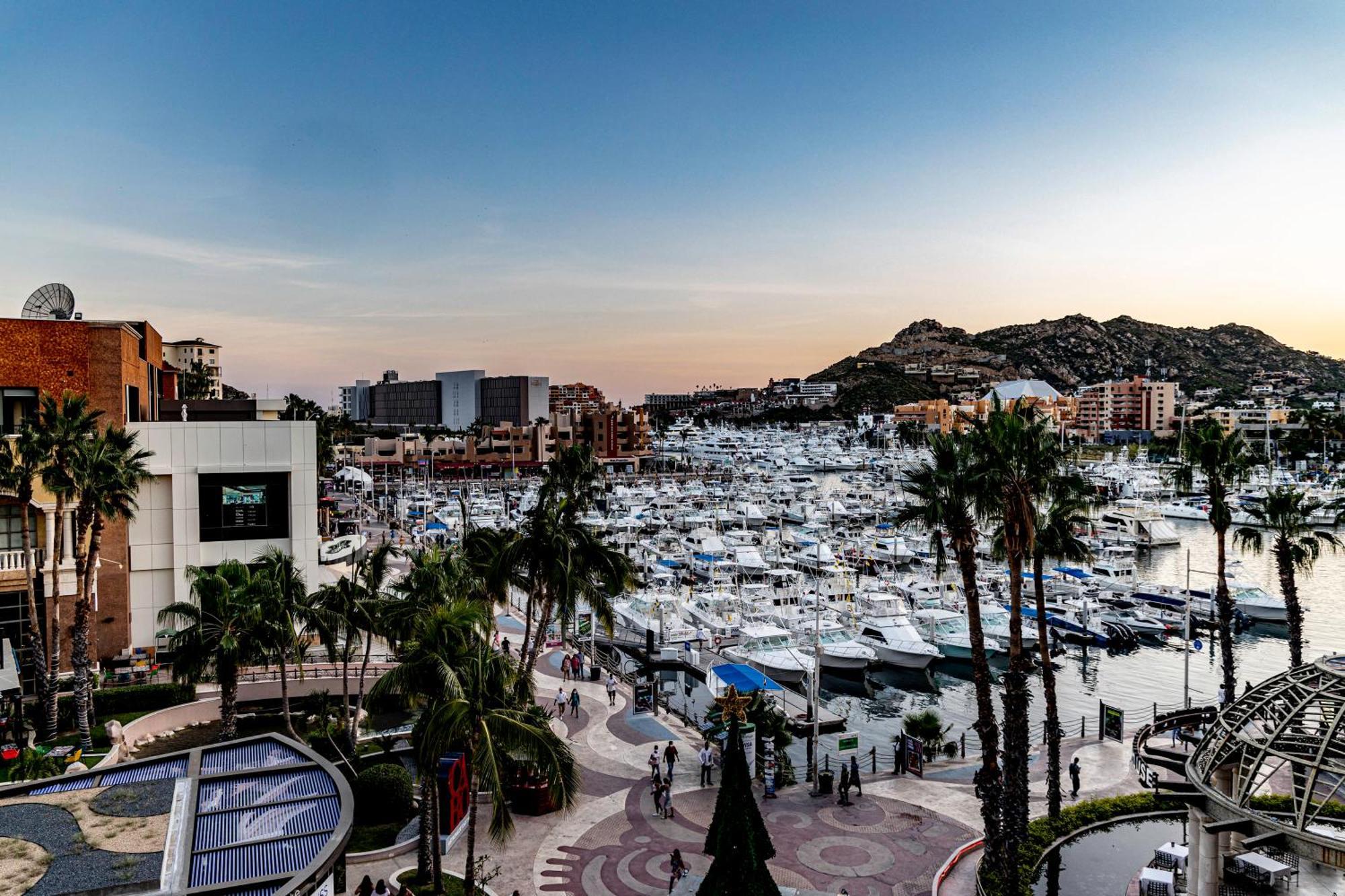 Hot Spot Overlooking Cabo Marina Private Terrace Сasa de vacaciones Cabo San Lucas