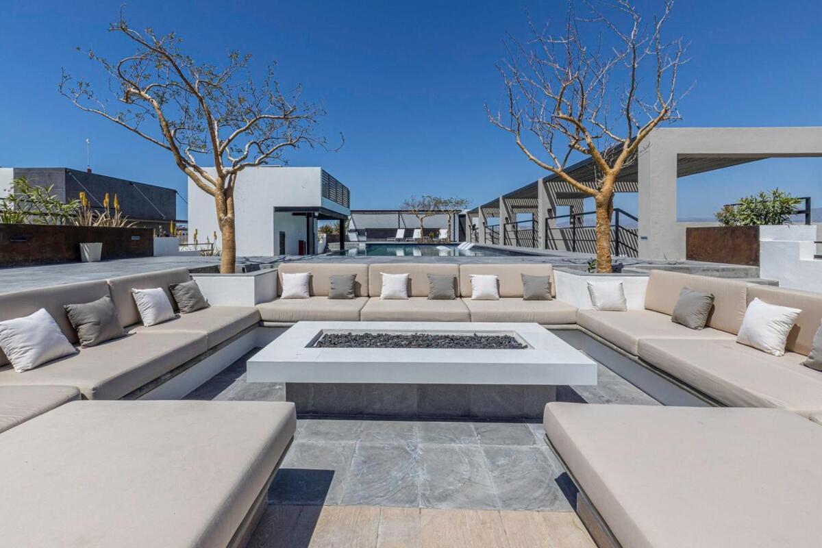 Cabo Penthouse Rooftop Pool Walk To Marina Holiday home