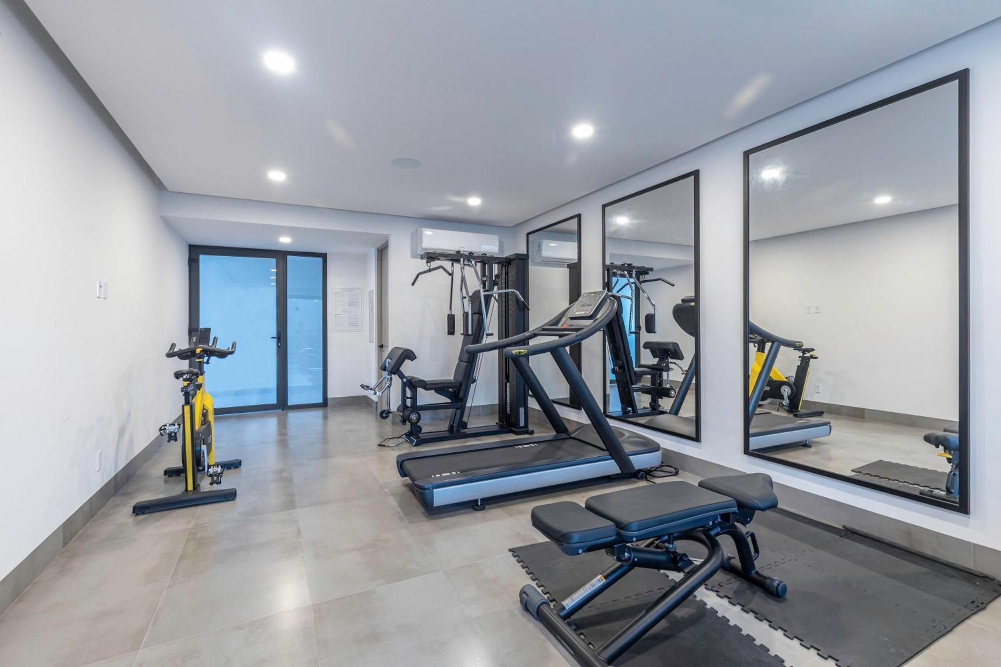 Exquisite Beachside 2 Bedroom Gym & Rooftop Pool Сasa de vacaciones