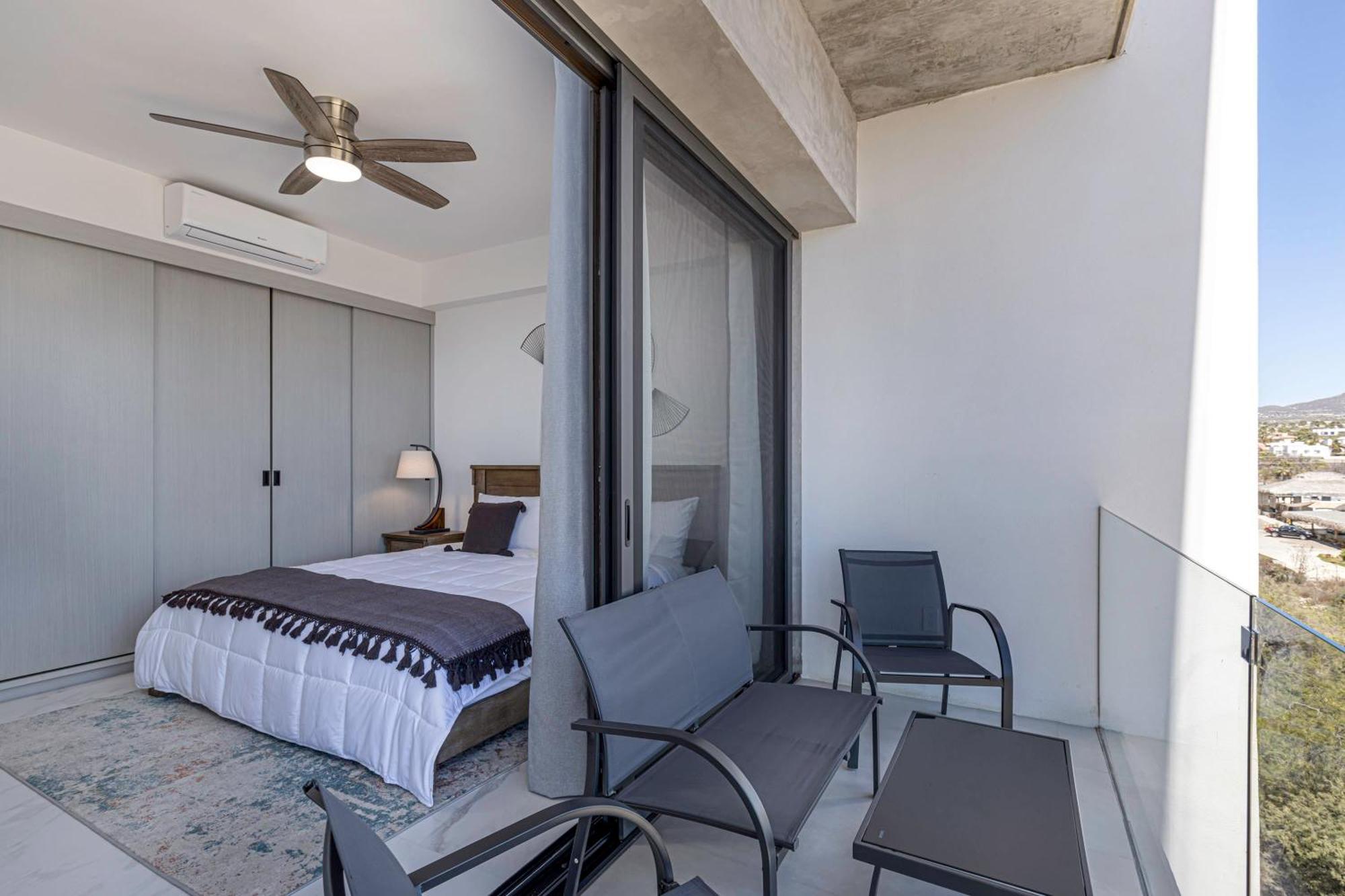Сasa de vacaciones Exquisite Beachside 2 Bedroom Gym & Rooftop Pool *