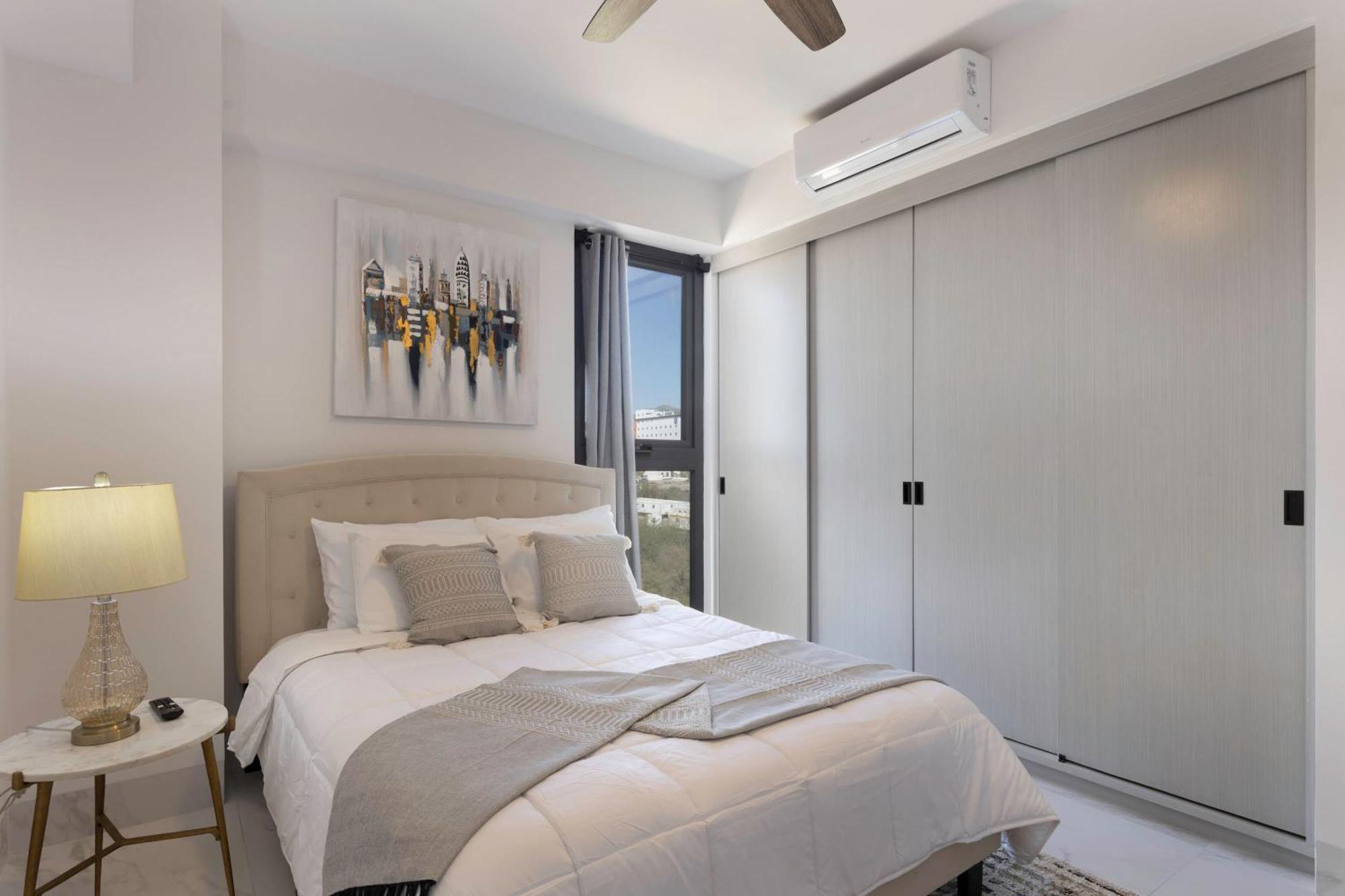Exquisite Beachside 2 Bedroom Gym & Rooftop Pool Сasa de vacaciones