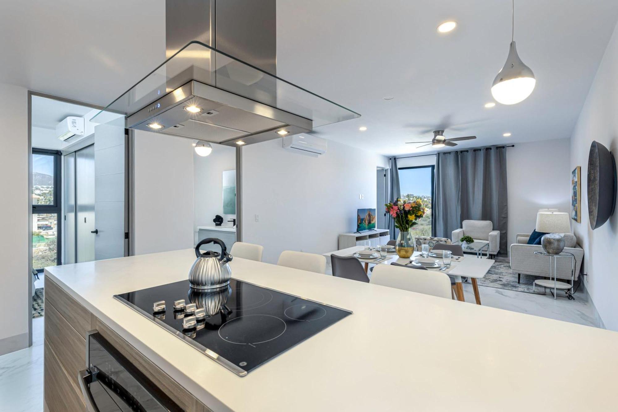 Exquisite Beachside 2 Bedroom Gym & Rooftop Pool *