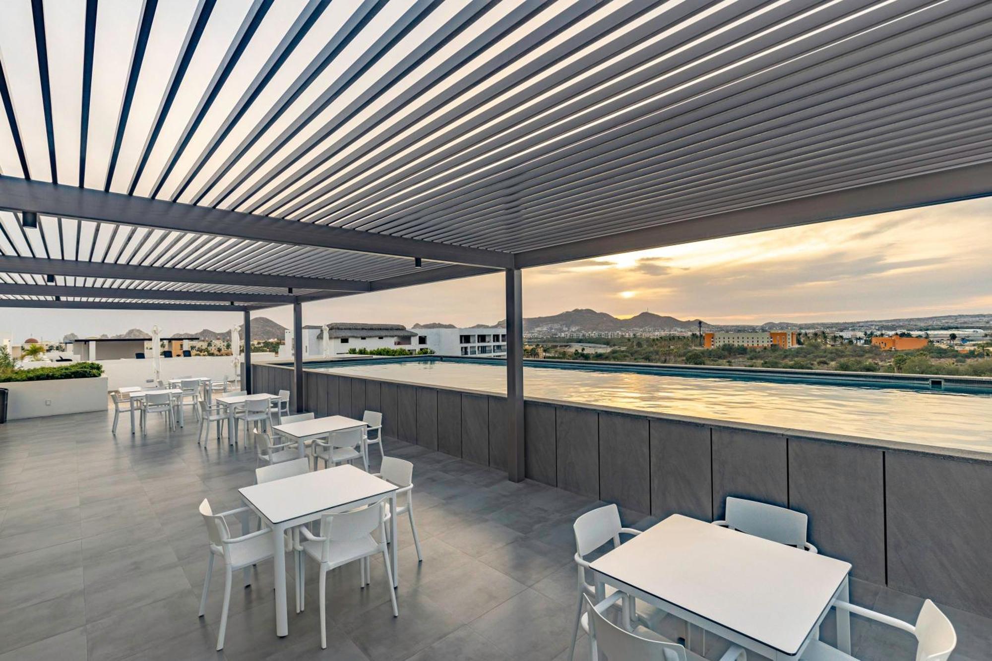 Exquisite Beachside 2 Bedroom Gym & Rooftop Pool Сasa de vacaciones *