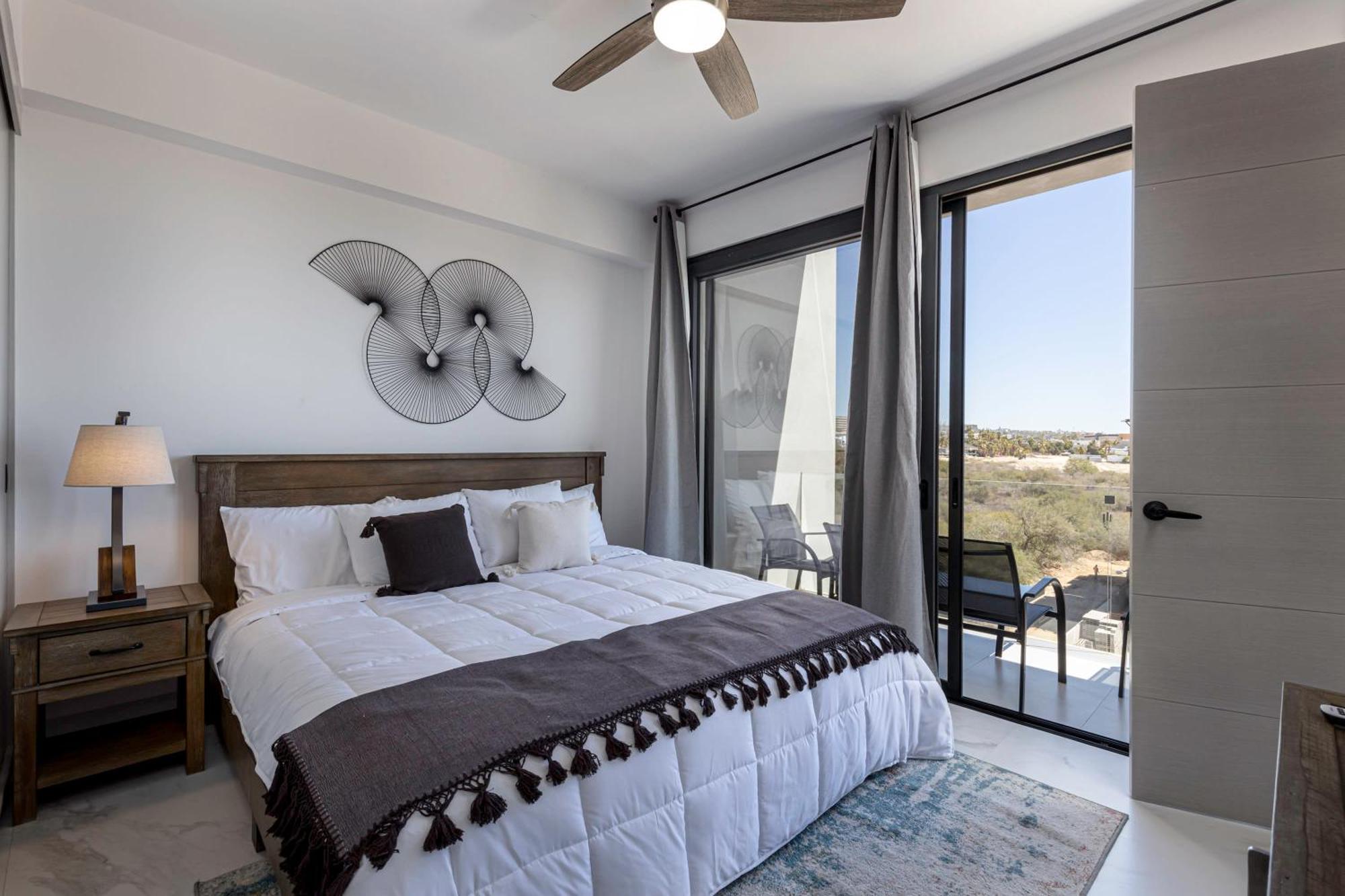 Exquisite Beachside 2 Bedroom Gym & Rooftop Pool Сasa de vacaciones Cabo San Lucas