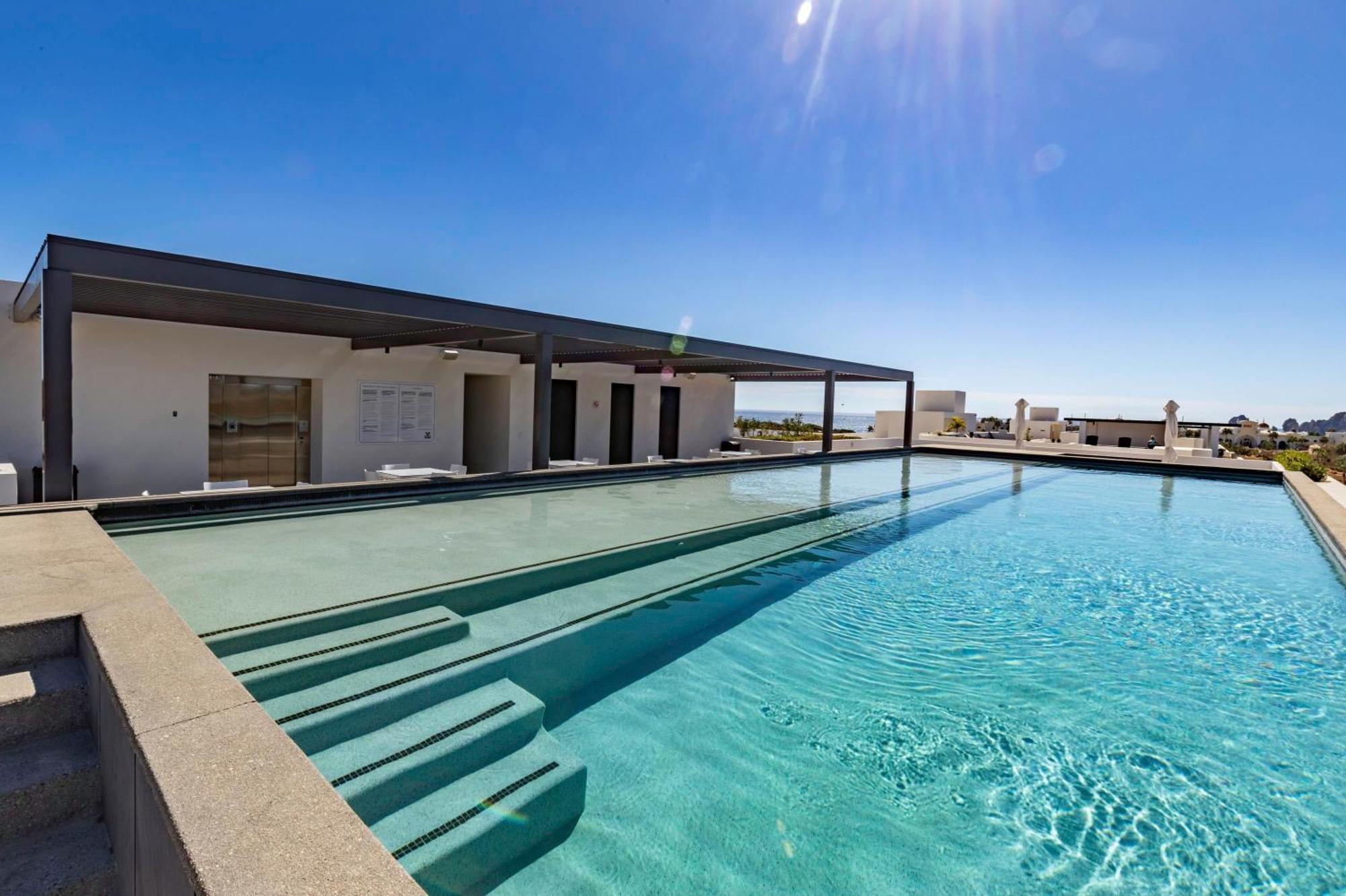Exquisite Beachside 2 Bedroom Gym & Rooftop Pool Cabo San Lucas