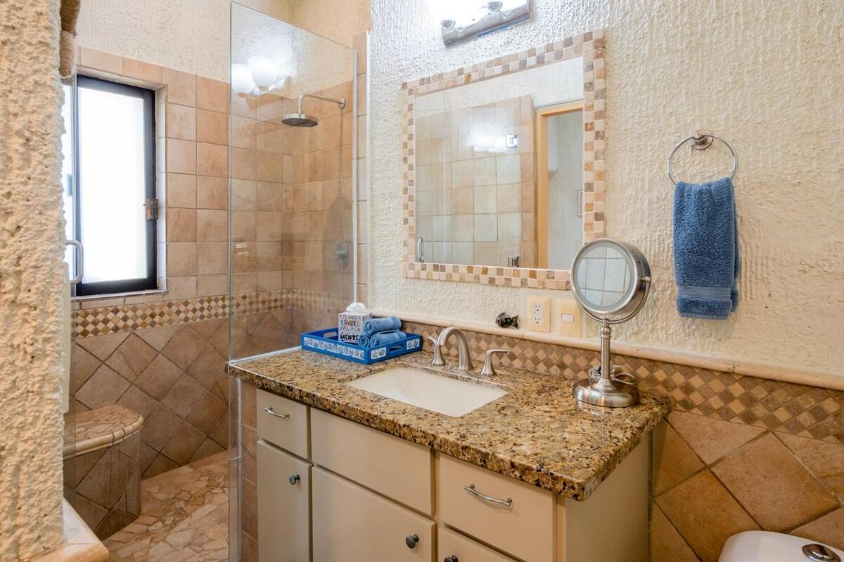 Apartment Casa Del Mar- Oceanview, Walk To Dining And Beach! *