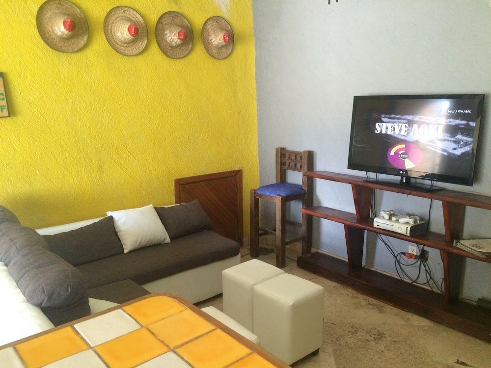 Bajas Cactus Hostel *