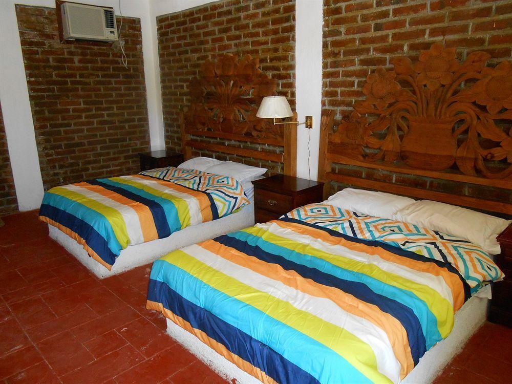 Bajas Cactus Hostel *