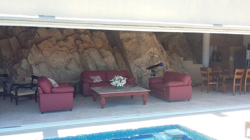 Roca O'rilley Villa