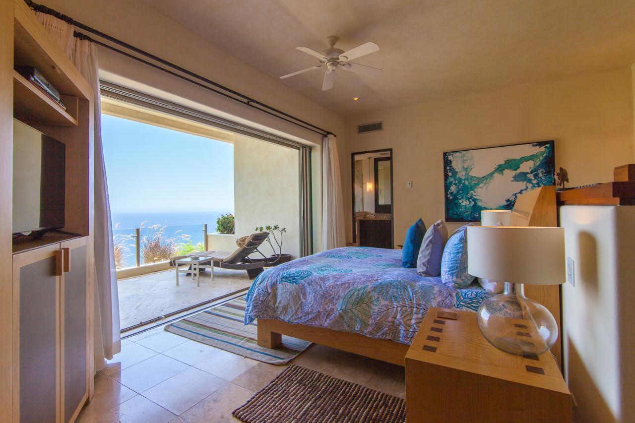 Full Service Stunning Oceanfront At Penasco Villa