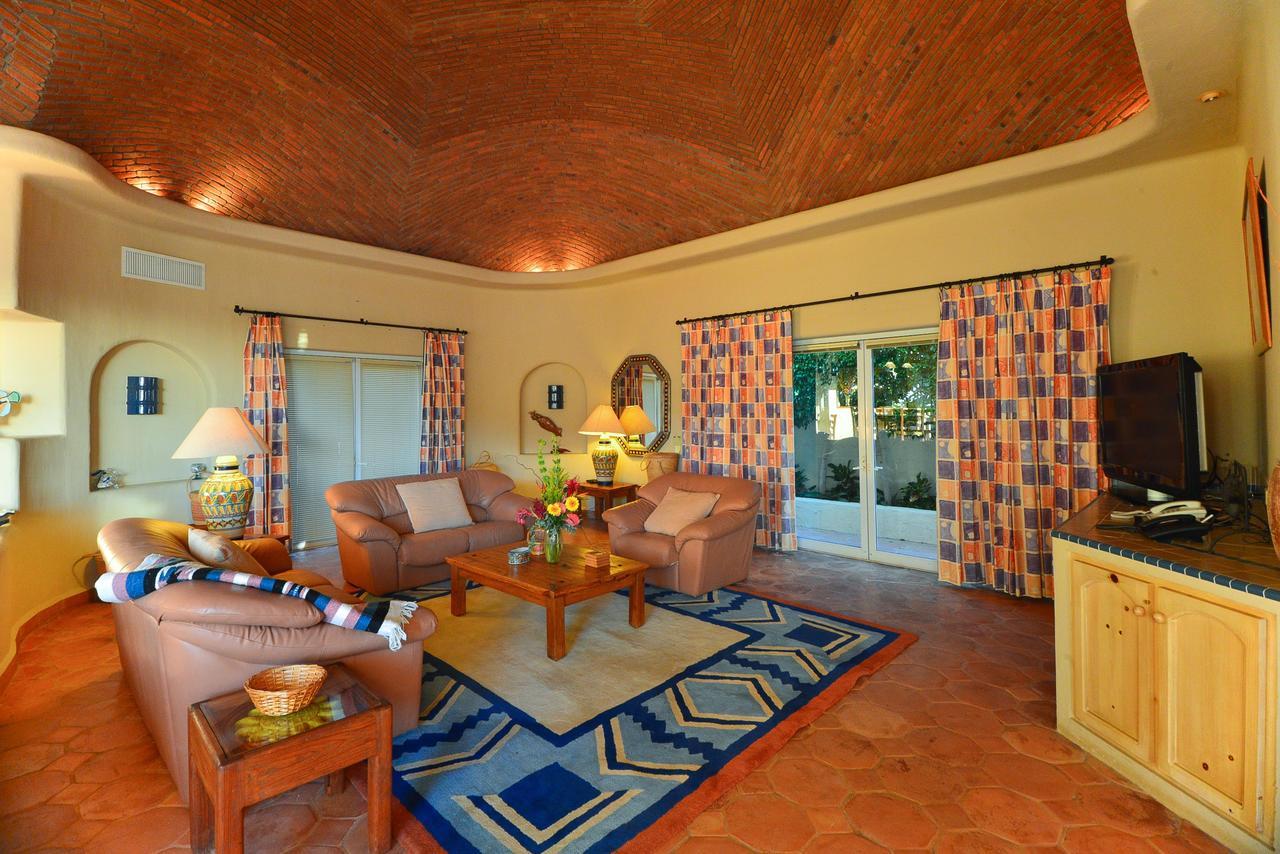 Family Vacation With Ocean Views At Lorena Villa