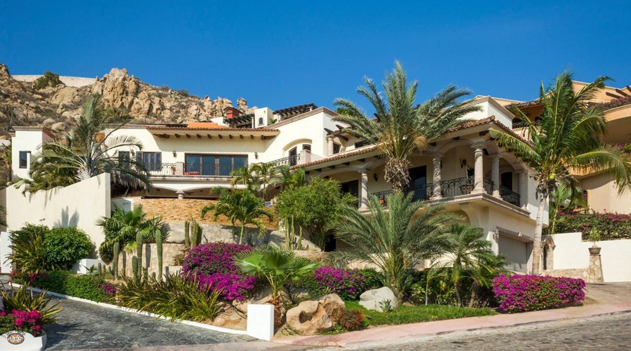 Antigua Villa *
