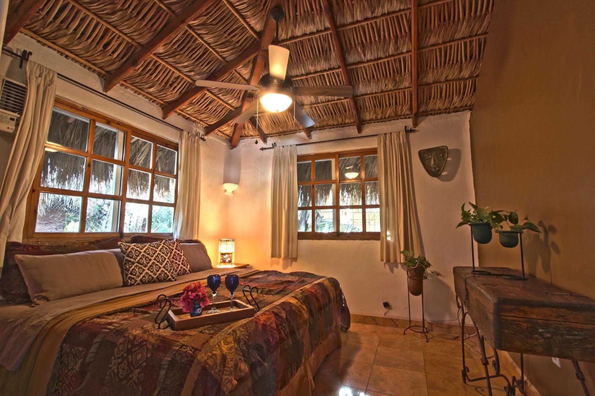 Hotel The 4*