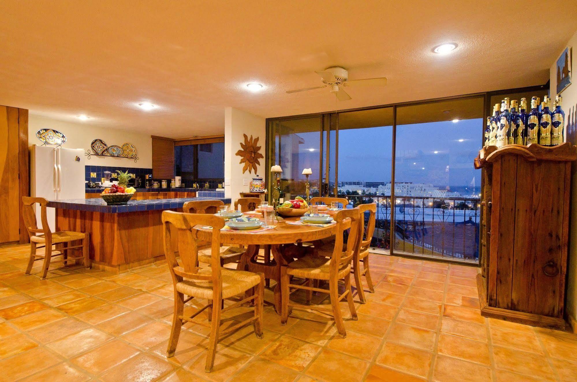 Hotel Tequila Cabo San Lucas