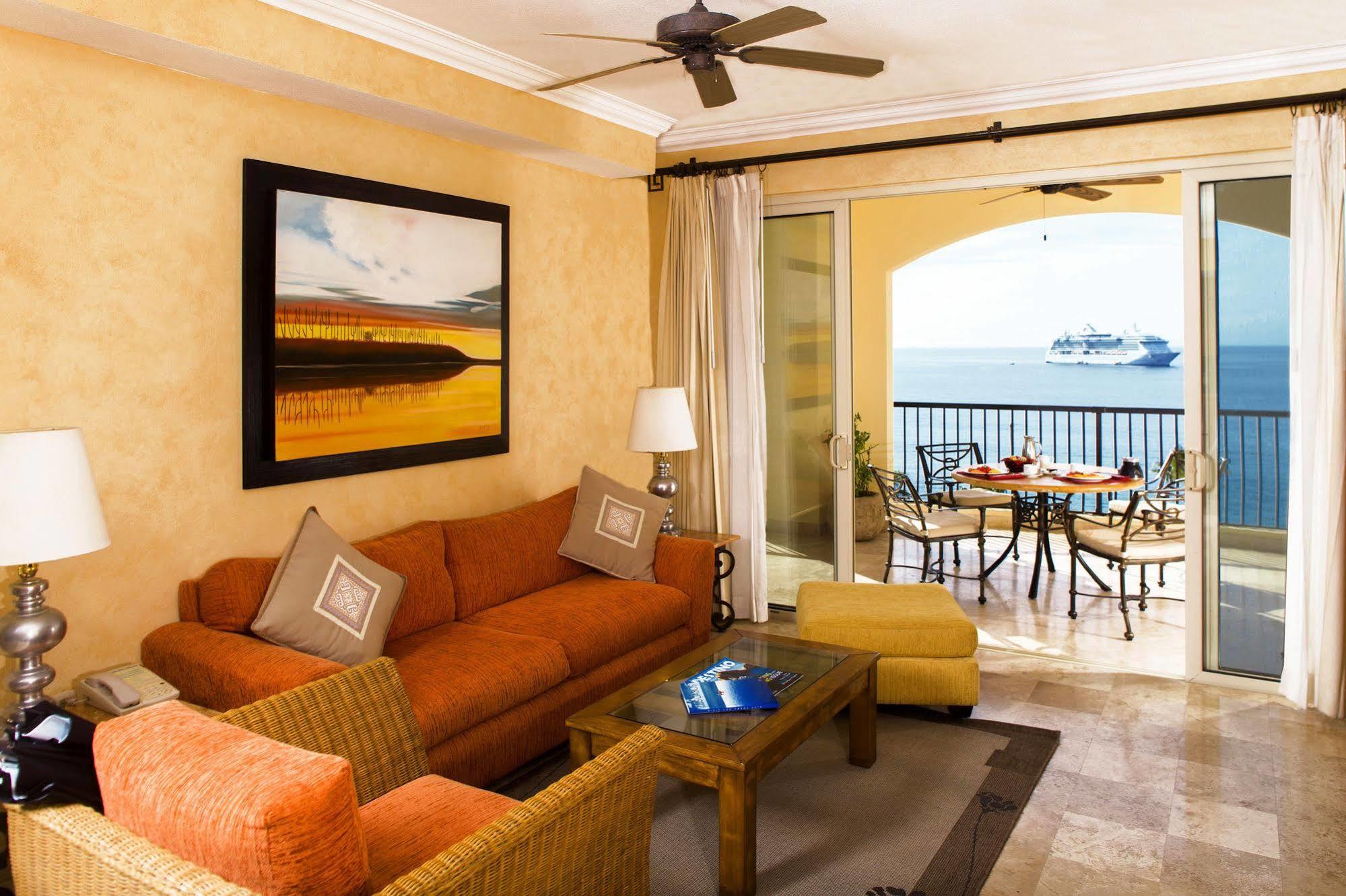 Del Arco Residences Hotel