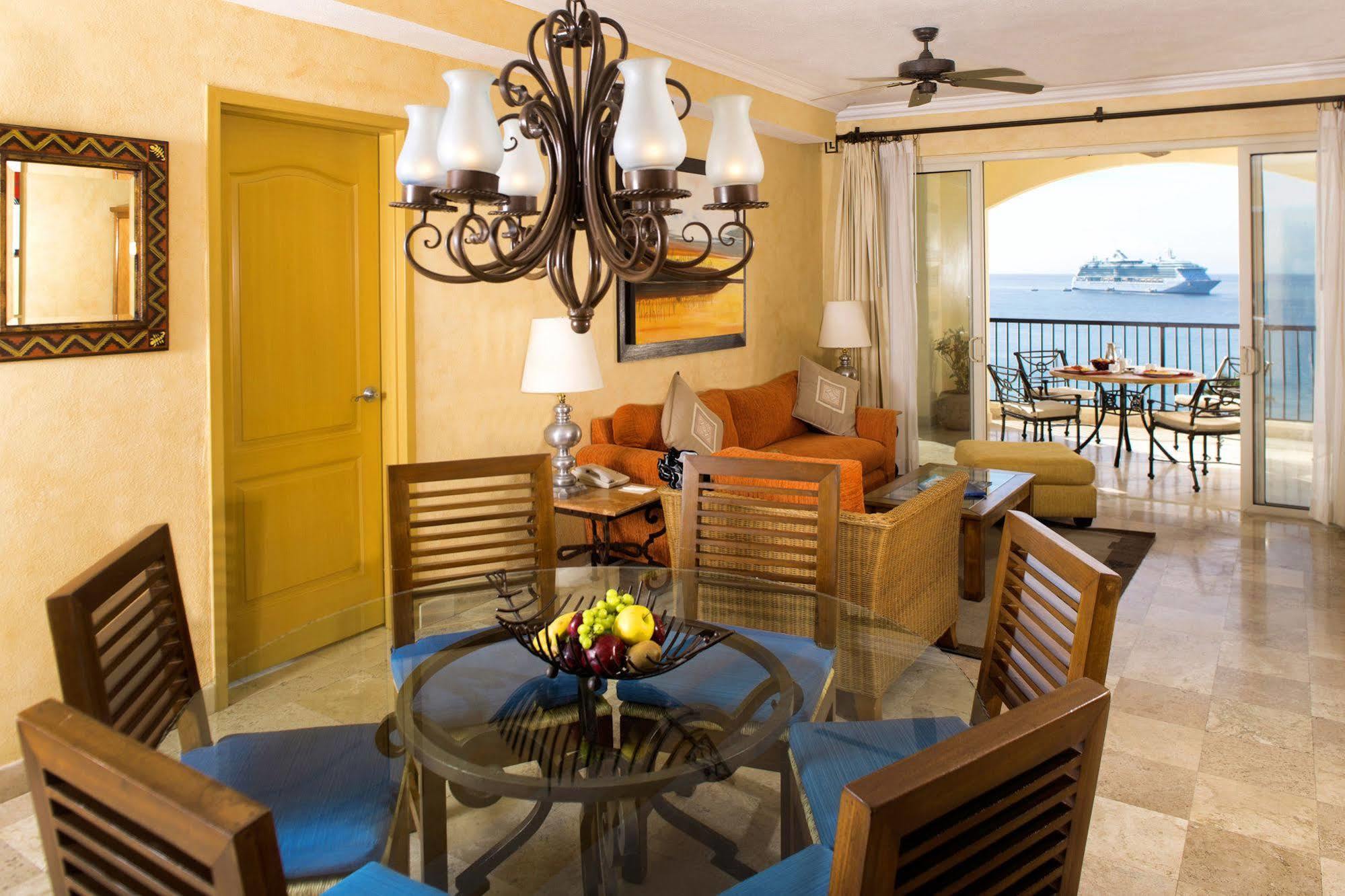 Del Arco Residences Hotel