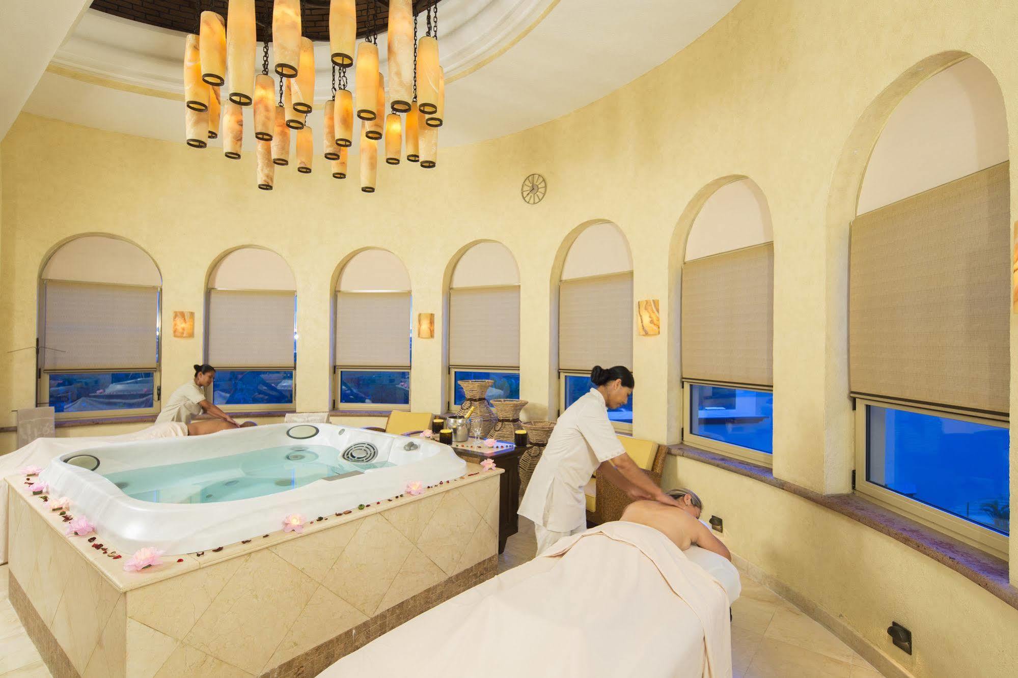 Del Arco Residences Hotel 4*