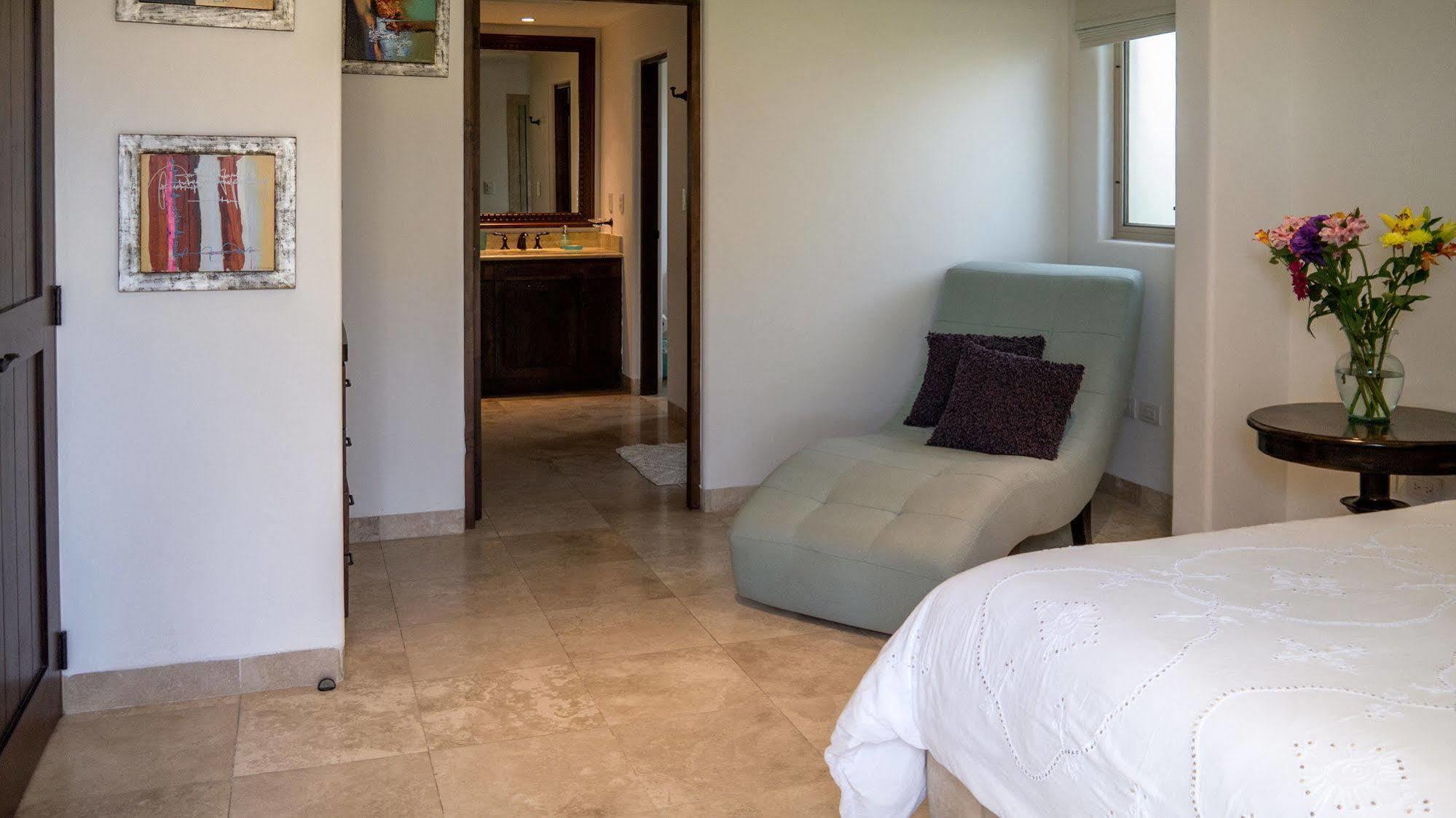 Villa Ventanas & Residences *