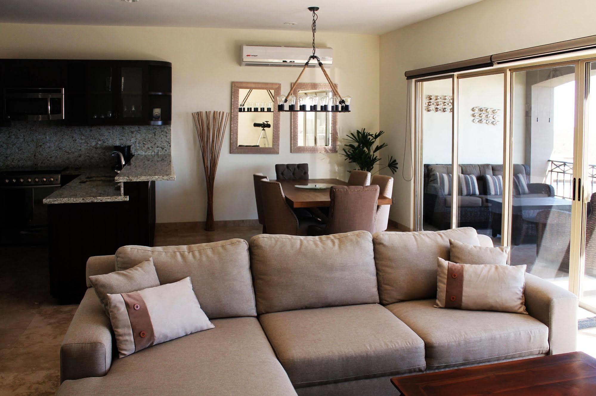 Villa Ventanas & Residences *