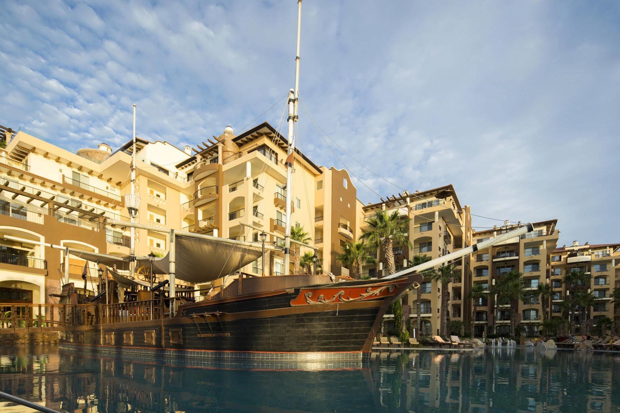 Del Arco Residences Hotel