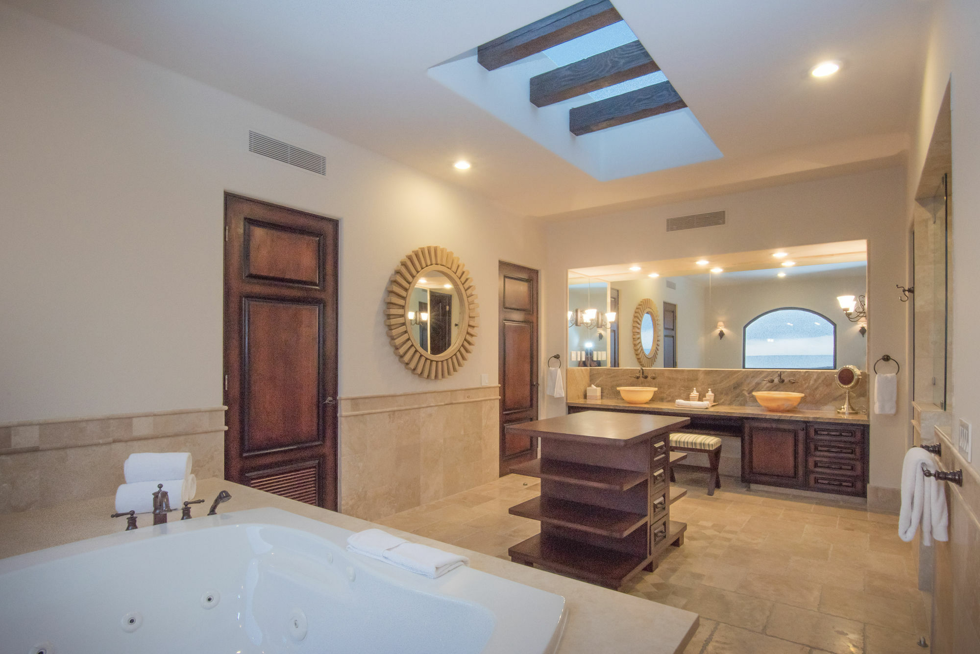 Hotel Diamante Cabo San Lucas
