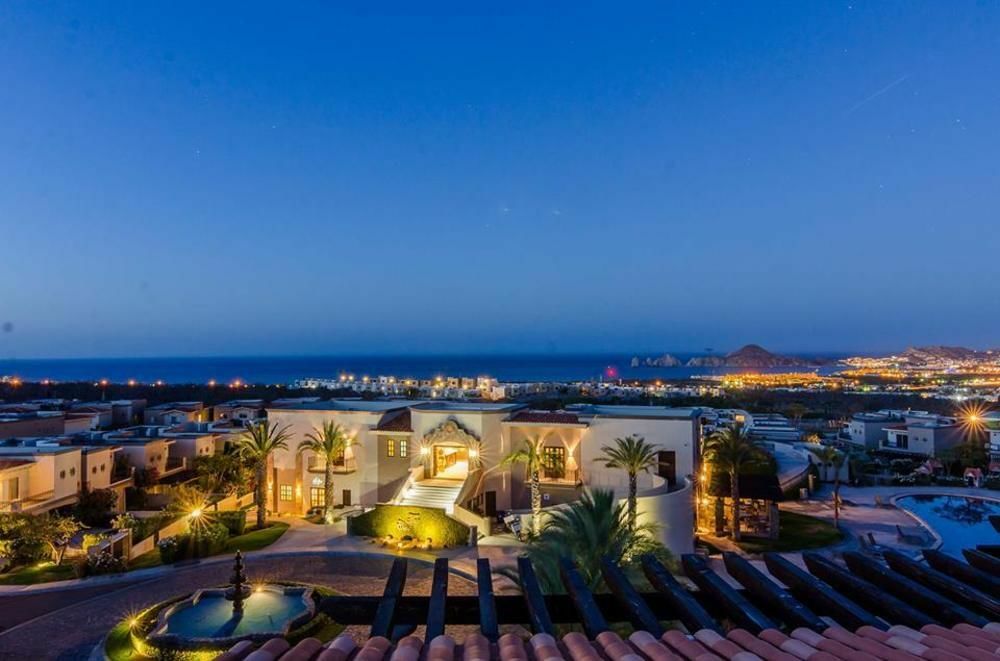 Villa Ventanas & Residences