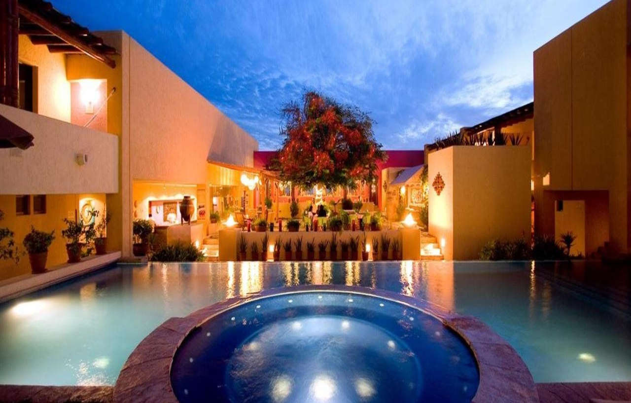 Patios Hotel 4*