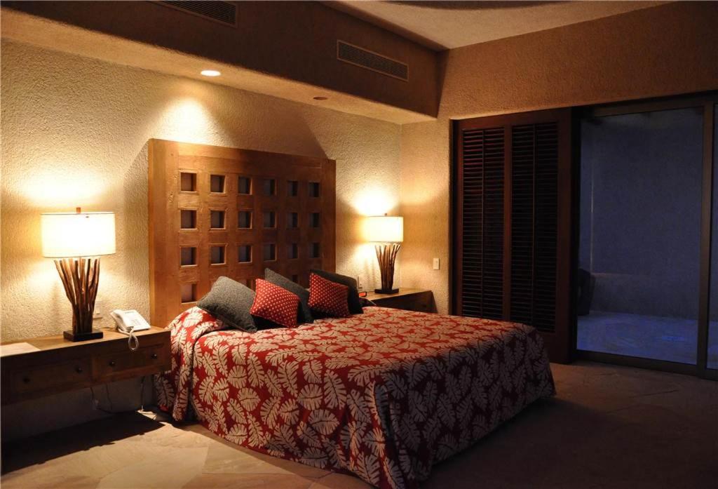 Luxurious Hillside Oceanfront 8 Bedroom Bellissima *