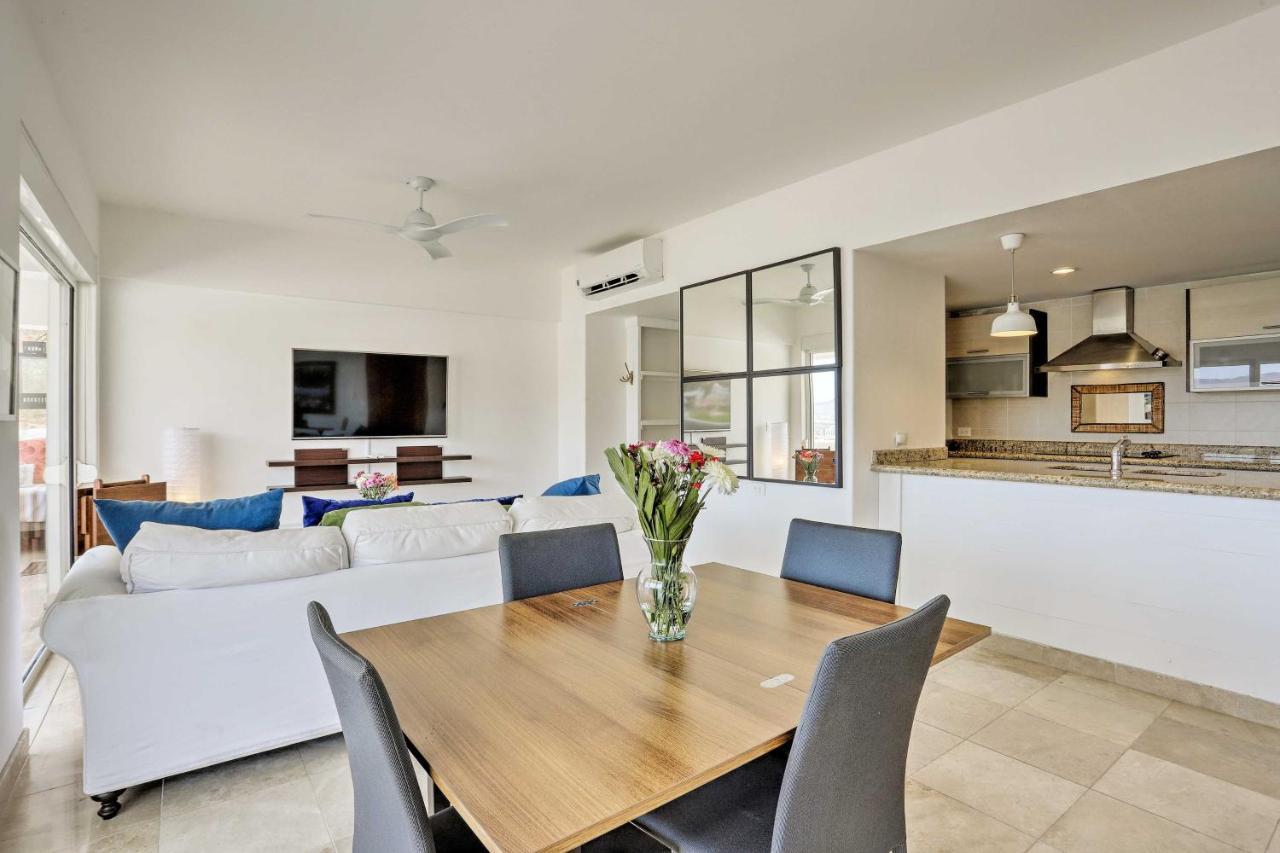 Cabo In Pedregal Area With Amenities And Views