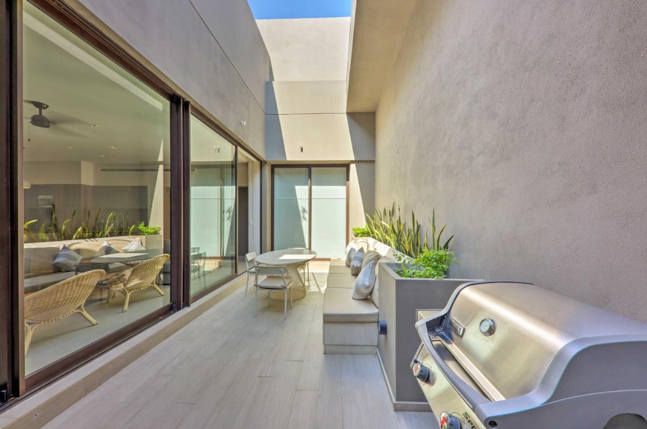 Upscale Cabo With Jacuzzi, Above Puerto Paraiso Apartment *